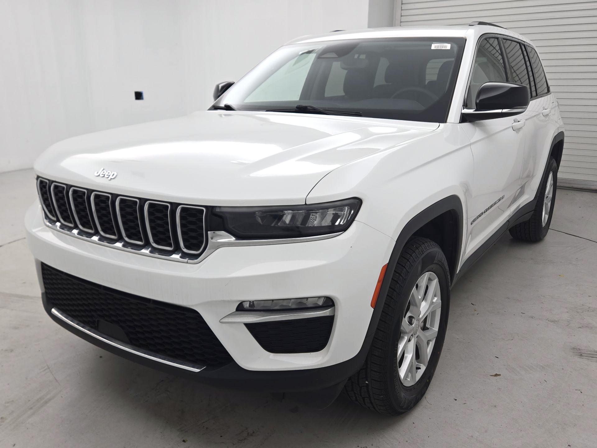 Thumbnail: 2023 Jeep Grand Cherokee - 3