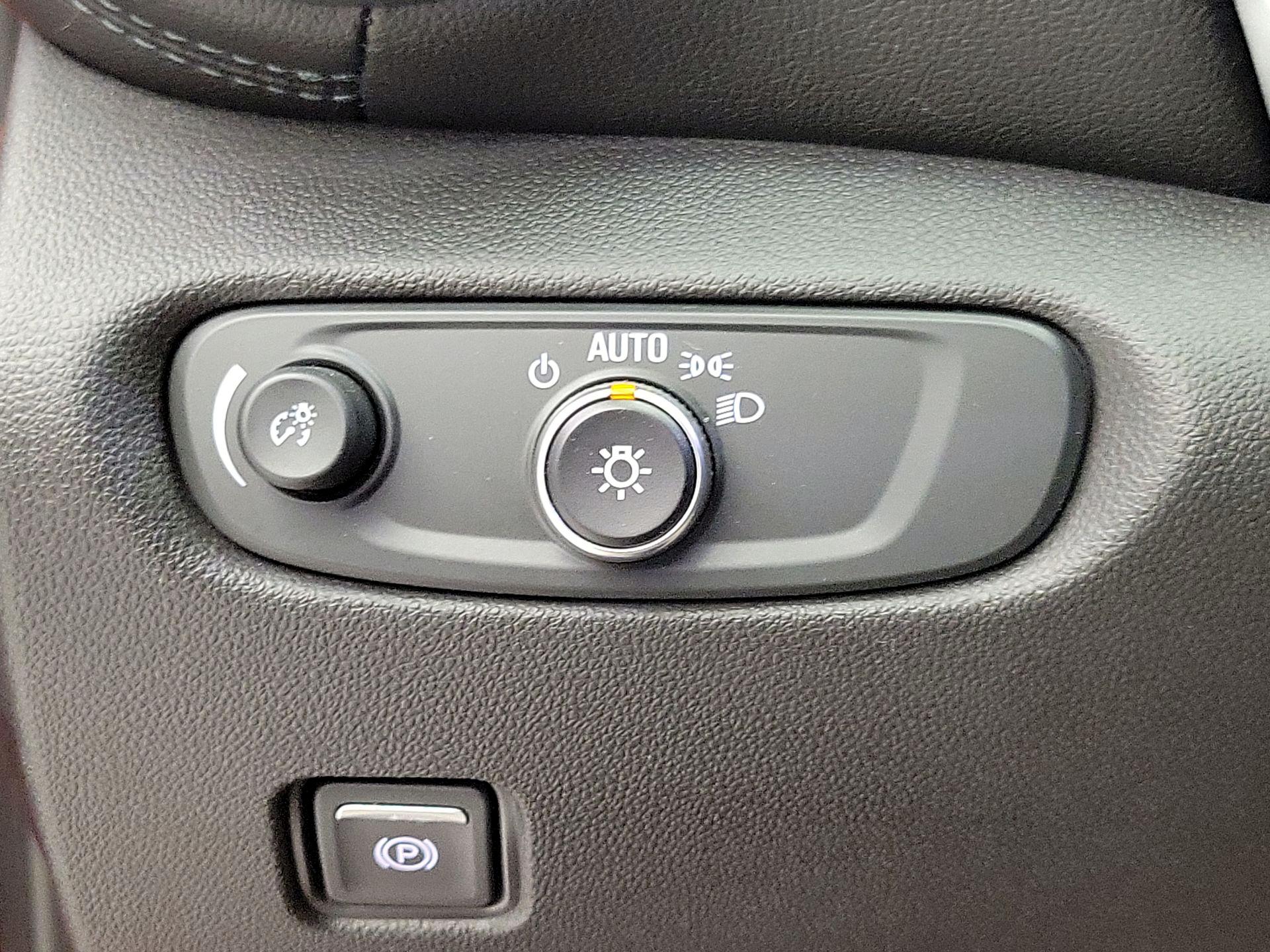 Thumbnail: 2020 Chevrolet Blazer - 13