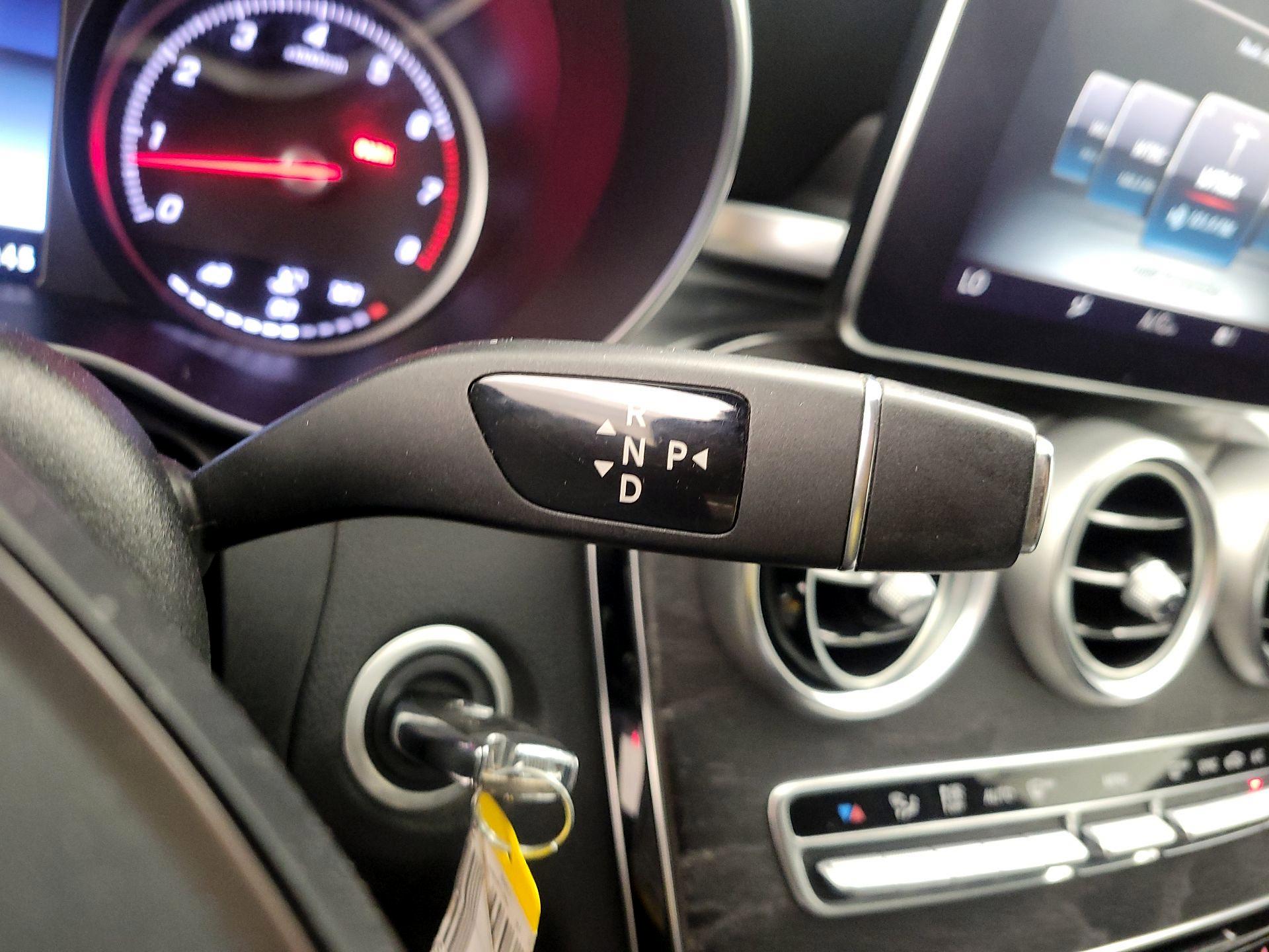 Thumbnail: 2016 Mercedes-Benz C-Class - 18