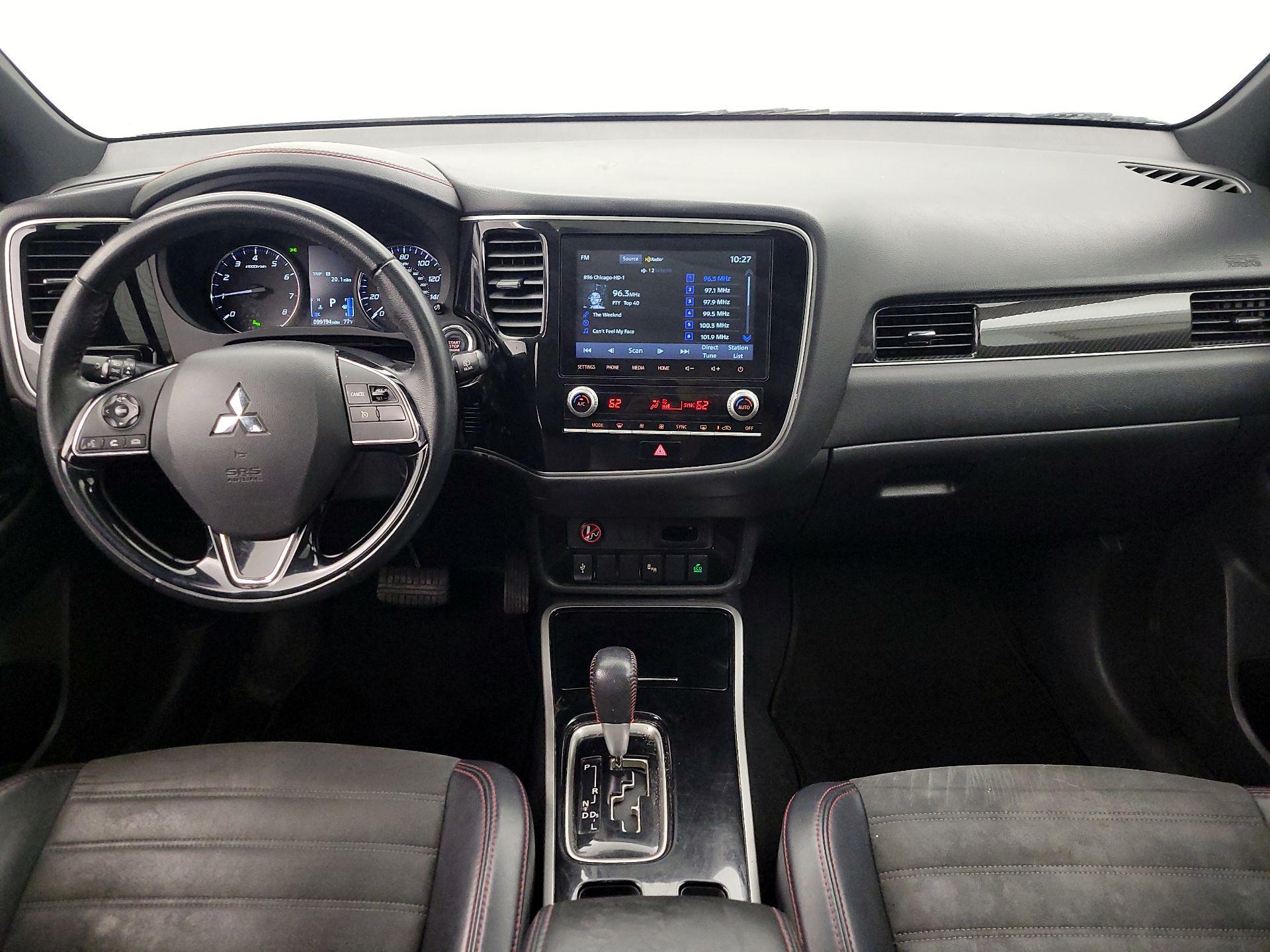 Thumbnail: 2020 Mitsubishi Outlander - 9