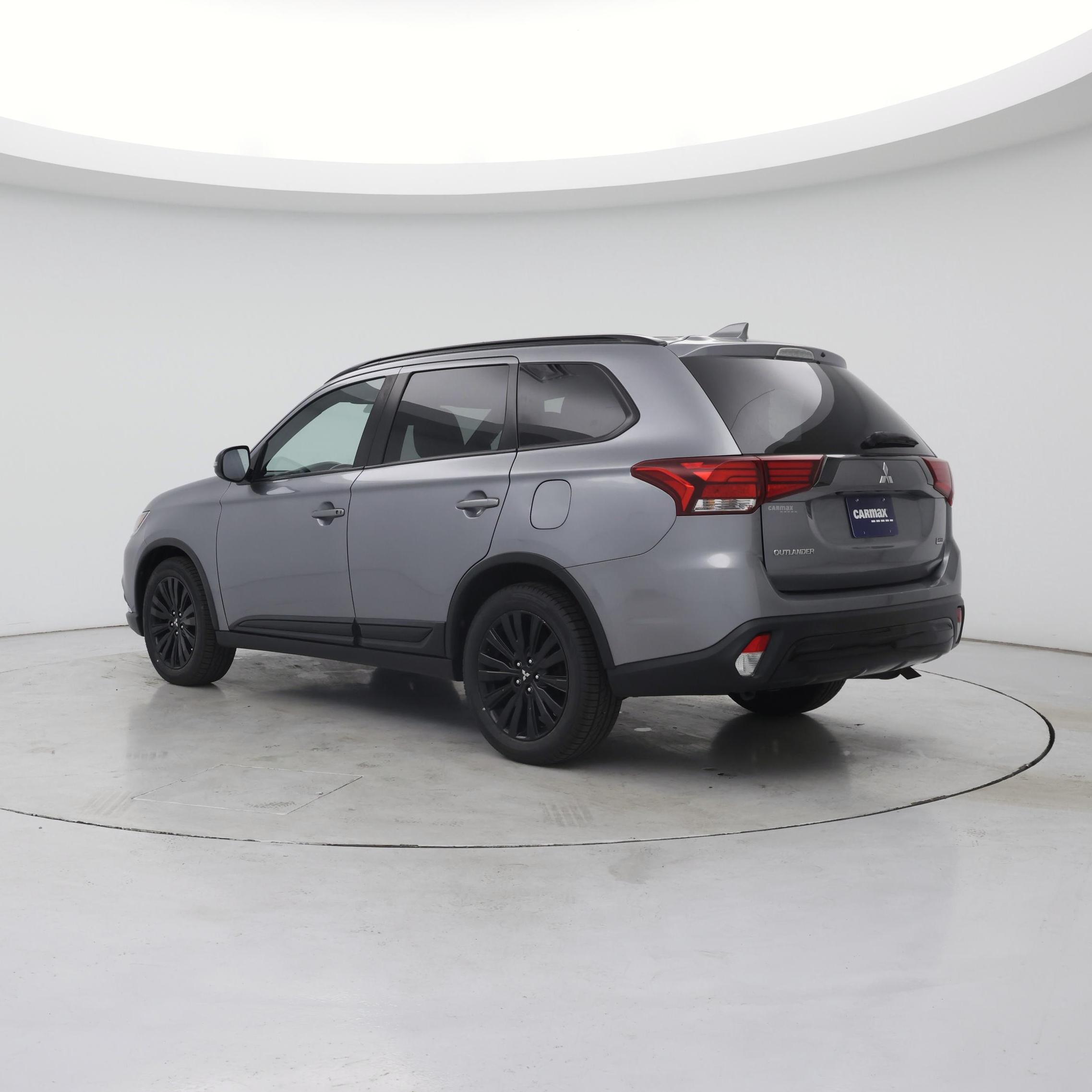 Thumbnail: 2020 Mitsubishi Outlander - 2