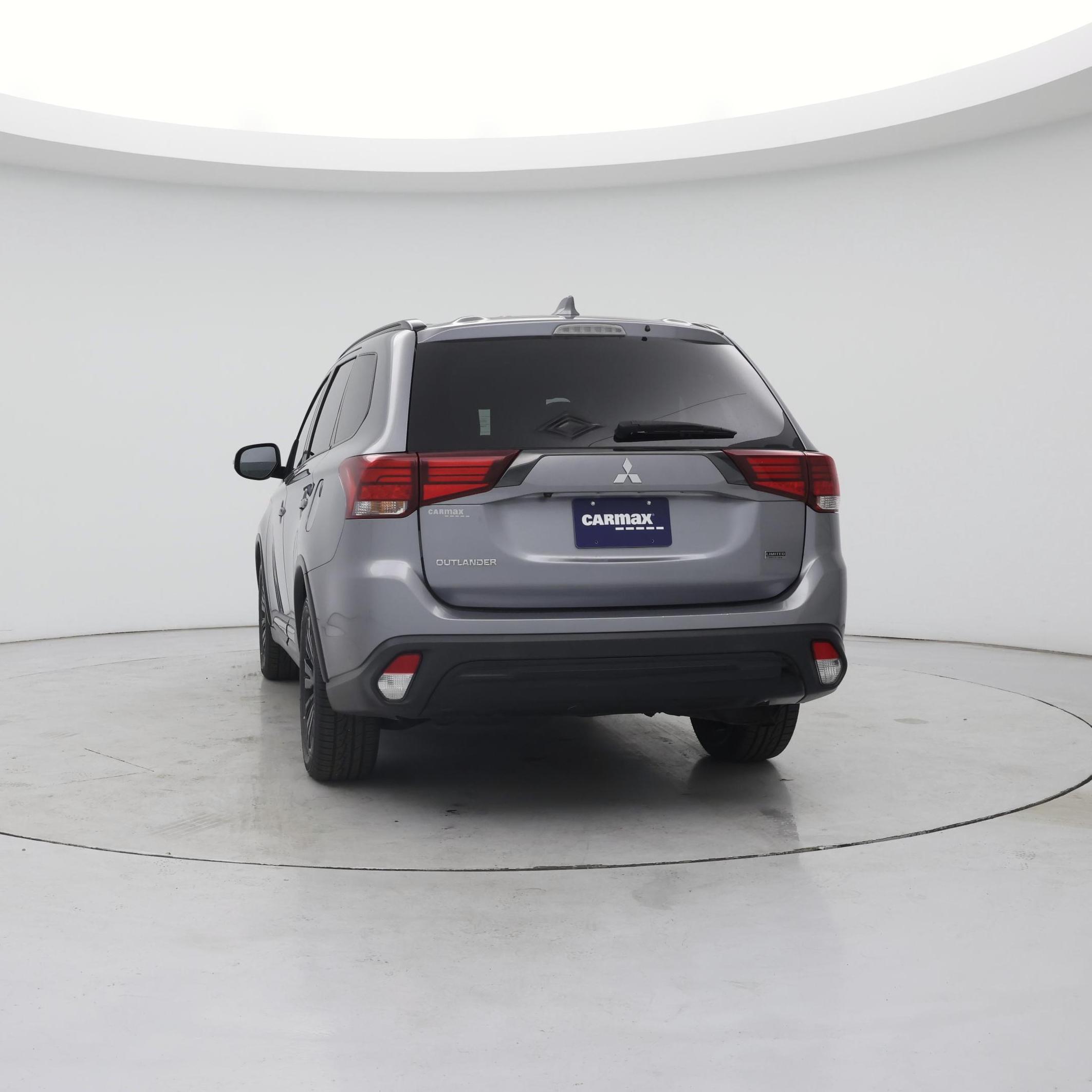 Thumbnail: 2020 Mitsubishi Outlander - 6