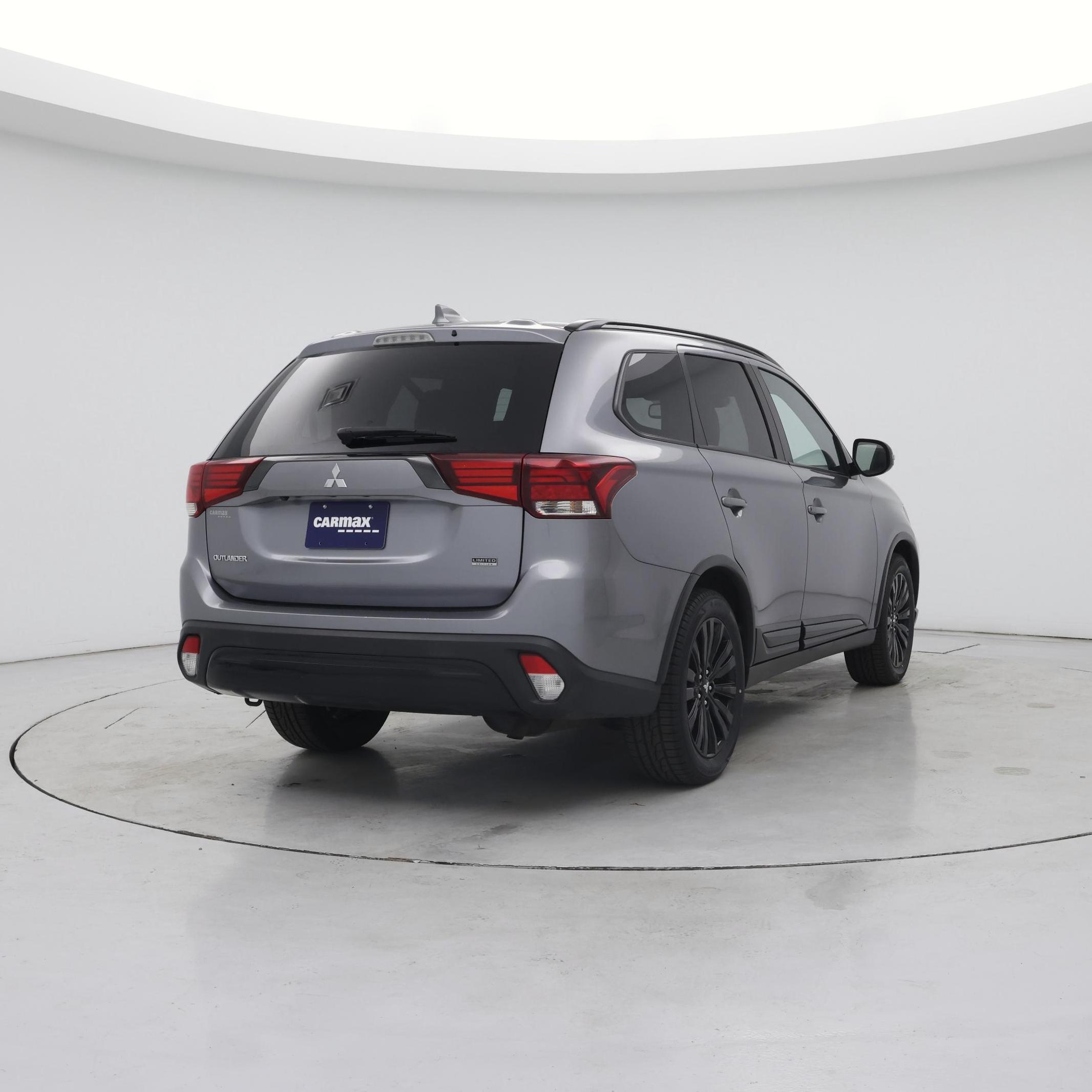 Thumbnail: 2020 Mitsubishi Outlander - 8