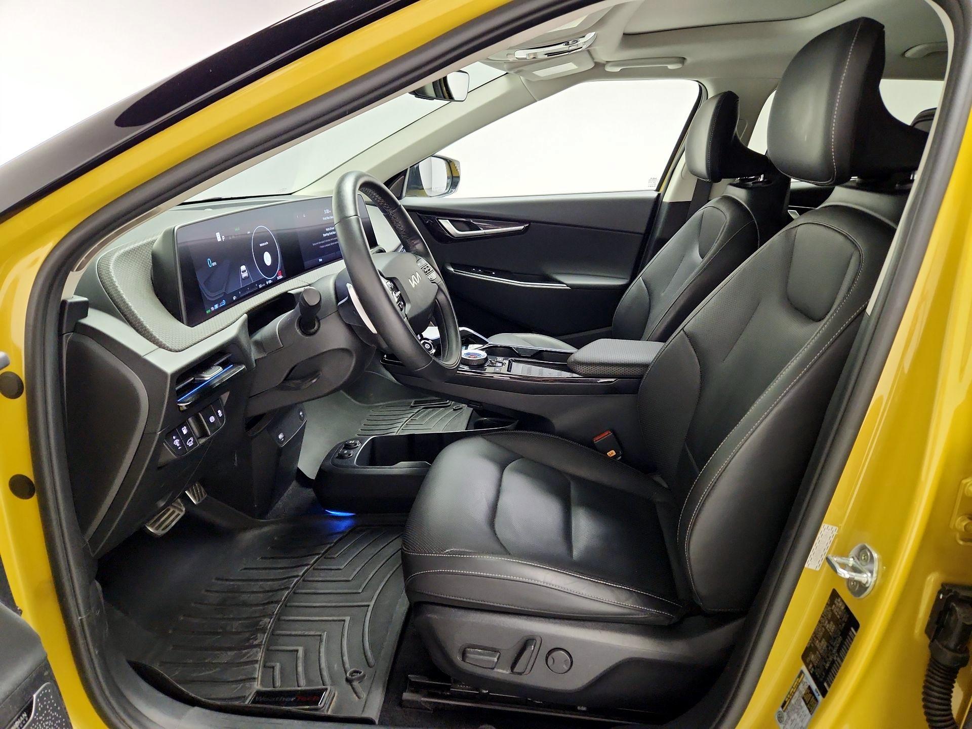 Thumbnail: 2022 Kia EV6 - 11