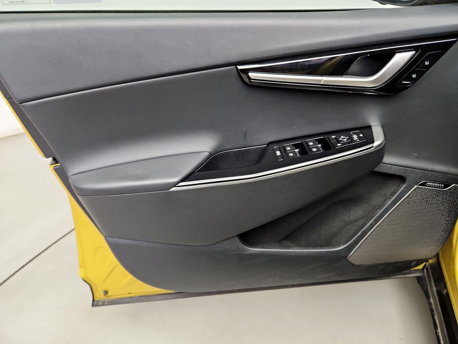 Thumbnail: 2022 Kia EV6 - 12