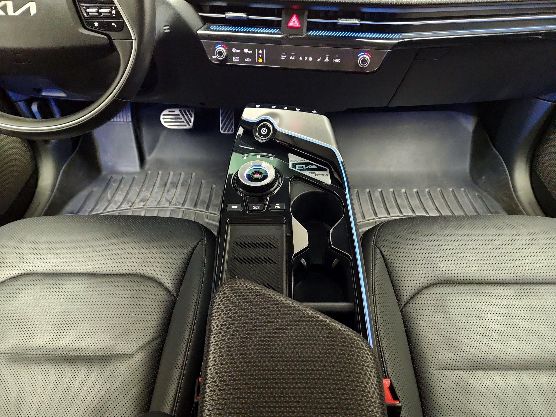 Thumbnail: 2022 Kia EV6 - 18