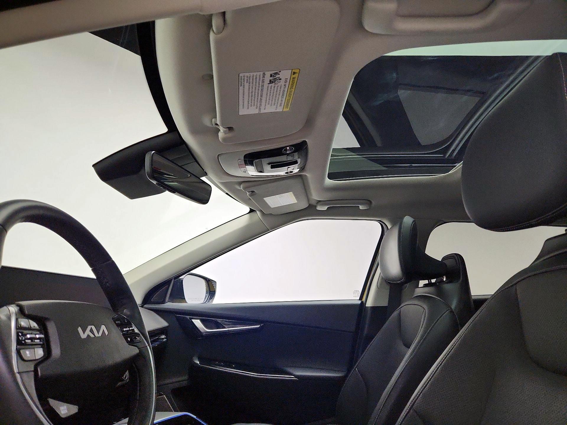 Thumbnail: 2022 Kia EV6 - 20