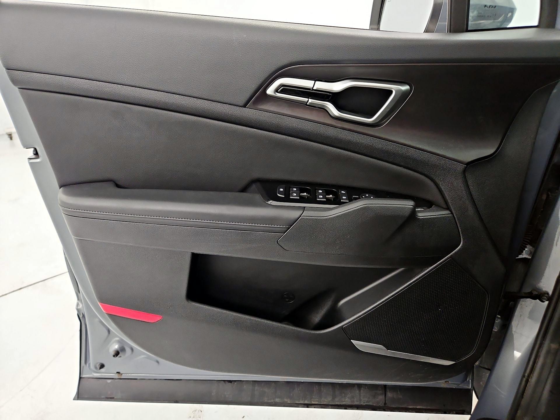 Thumbnail: 2025 Kia Sportage - 12