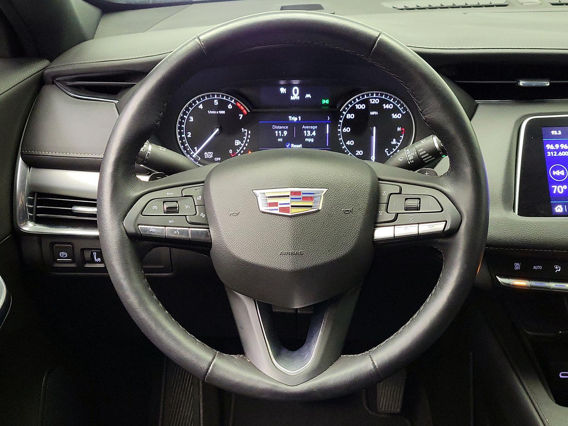 Thumbnail: 2023 Cadillac XT4 - 10