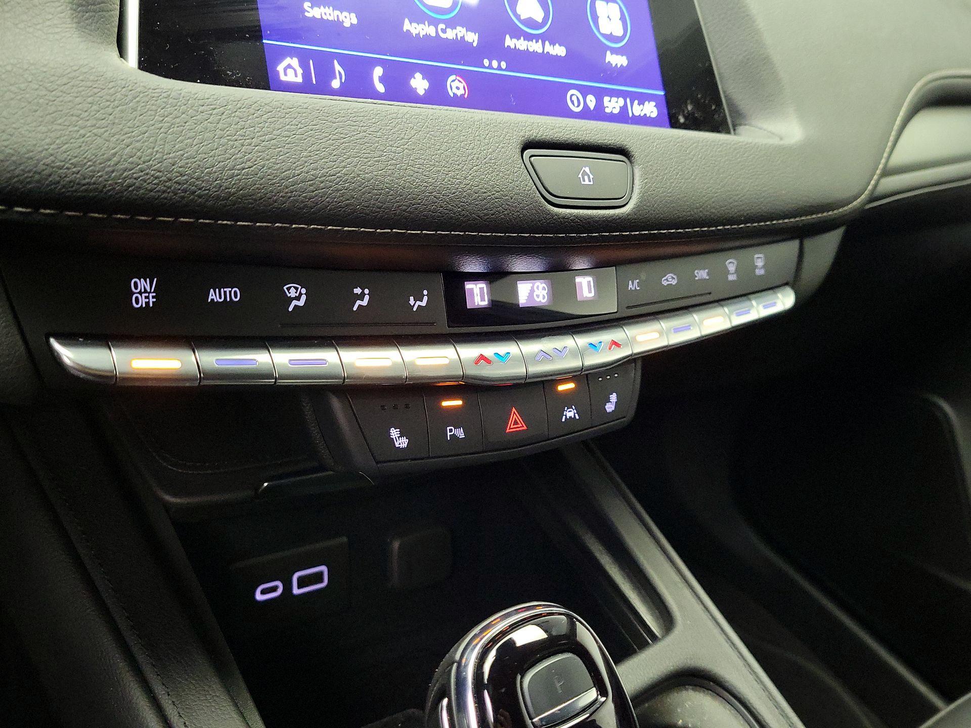 Thumbnail: 2023 Cadillac XT4 - 16