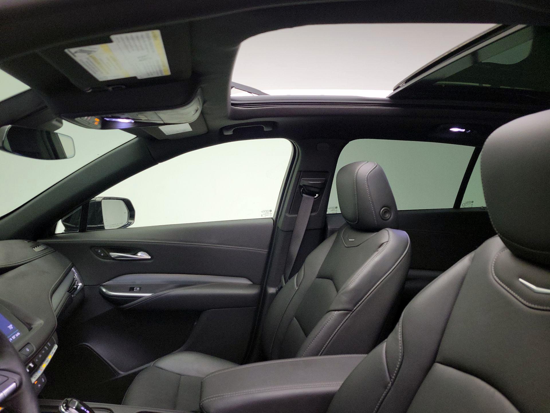 Thumbnail: 2023 Cadillac XT4 - 19