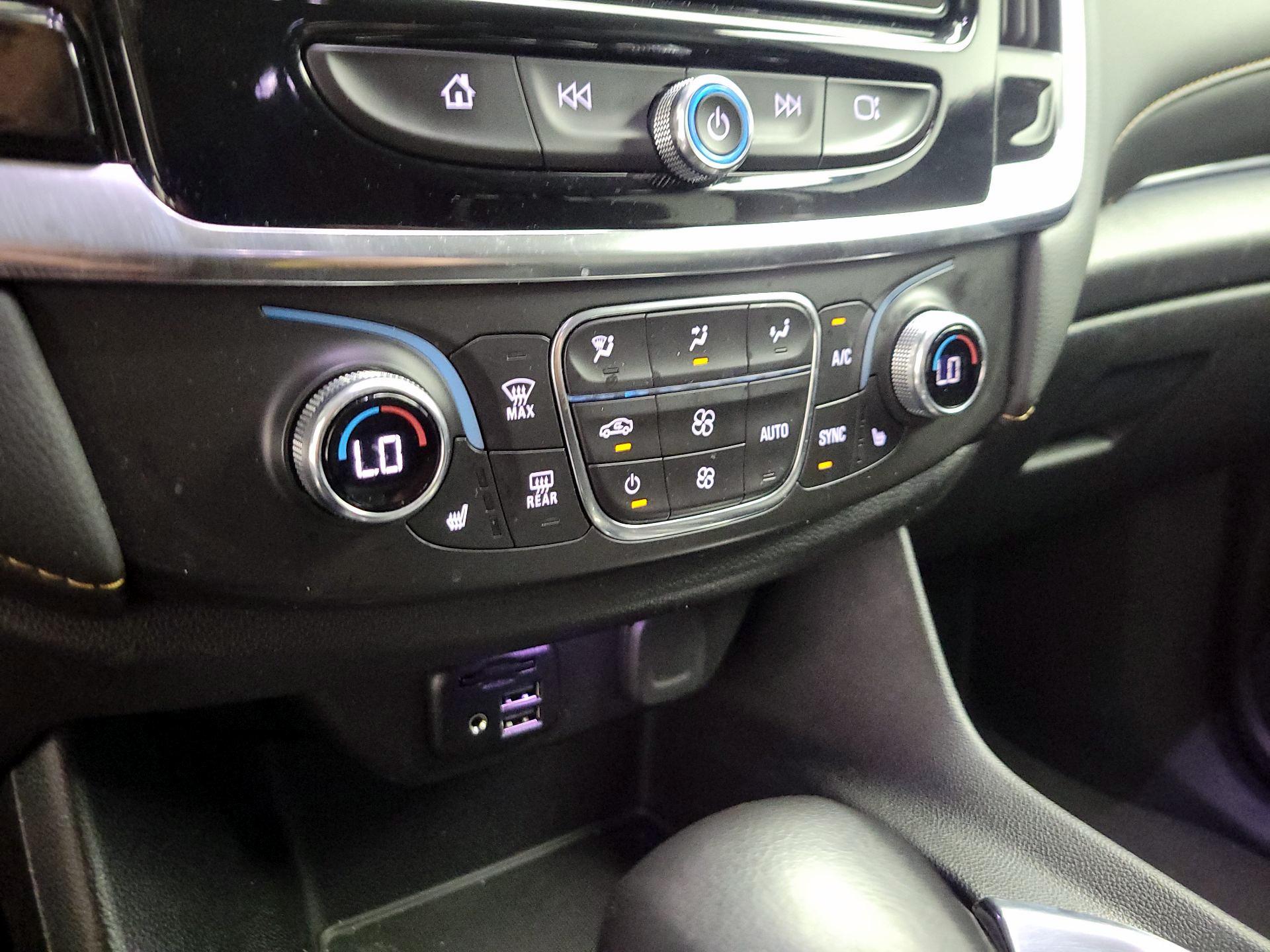 Thumbnail: 2021 Chevrolet Traverse - 14