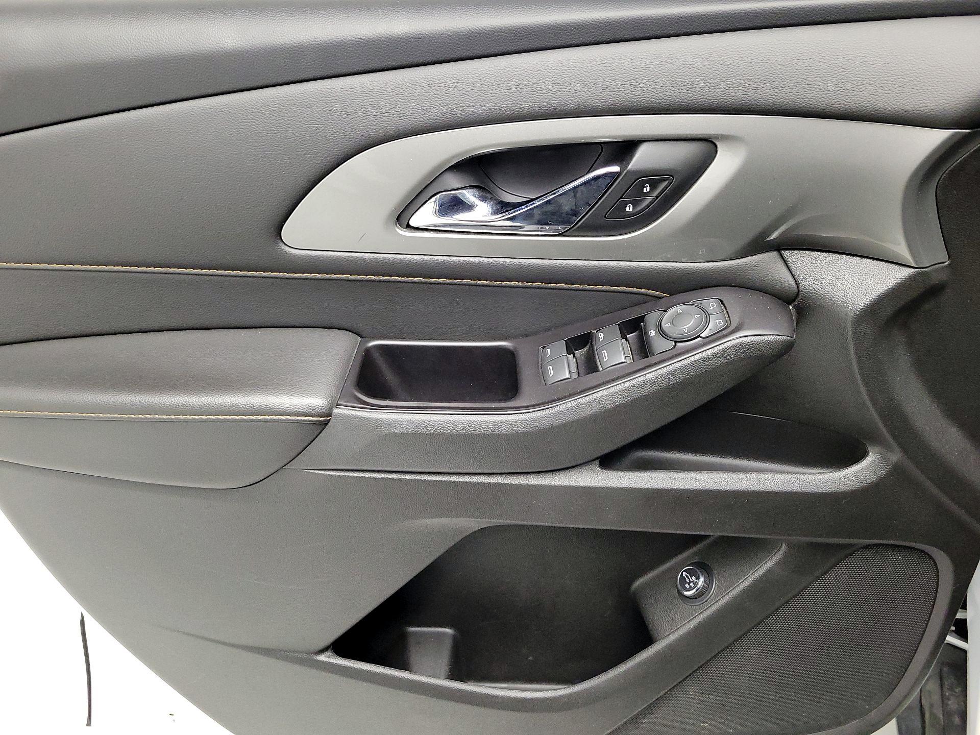 Thumbnail: 2019 Chevrolet Traverse - 12