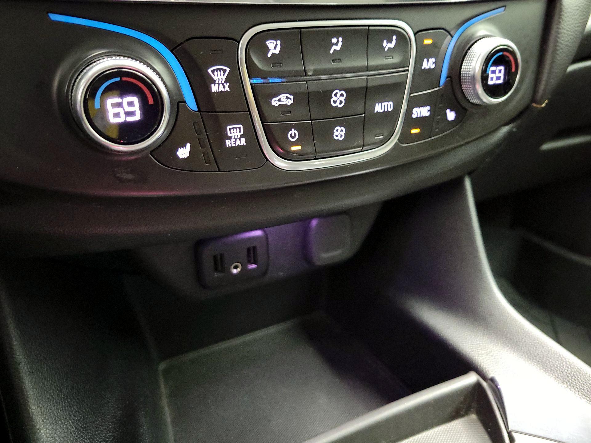 Thumbnail: 2019 Chevrolet Traverse - 15