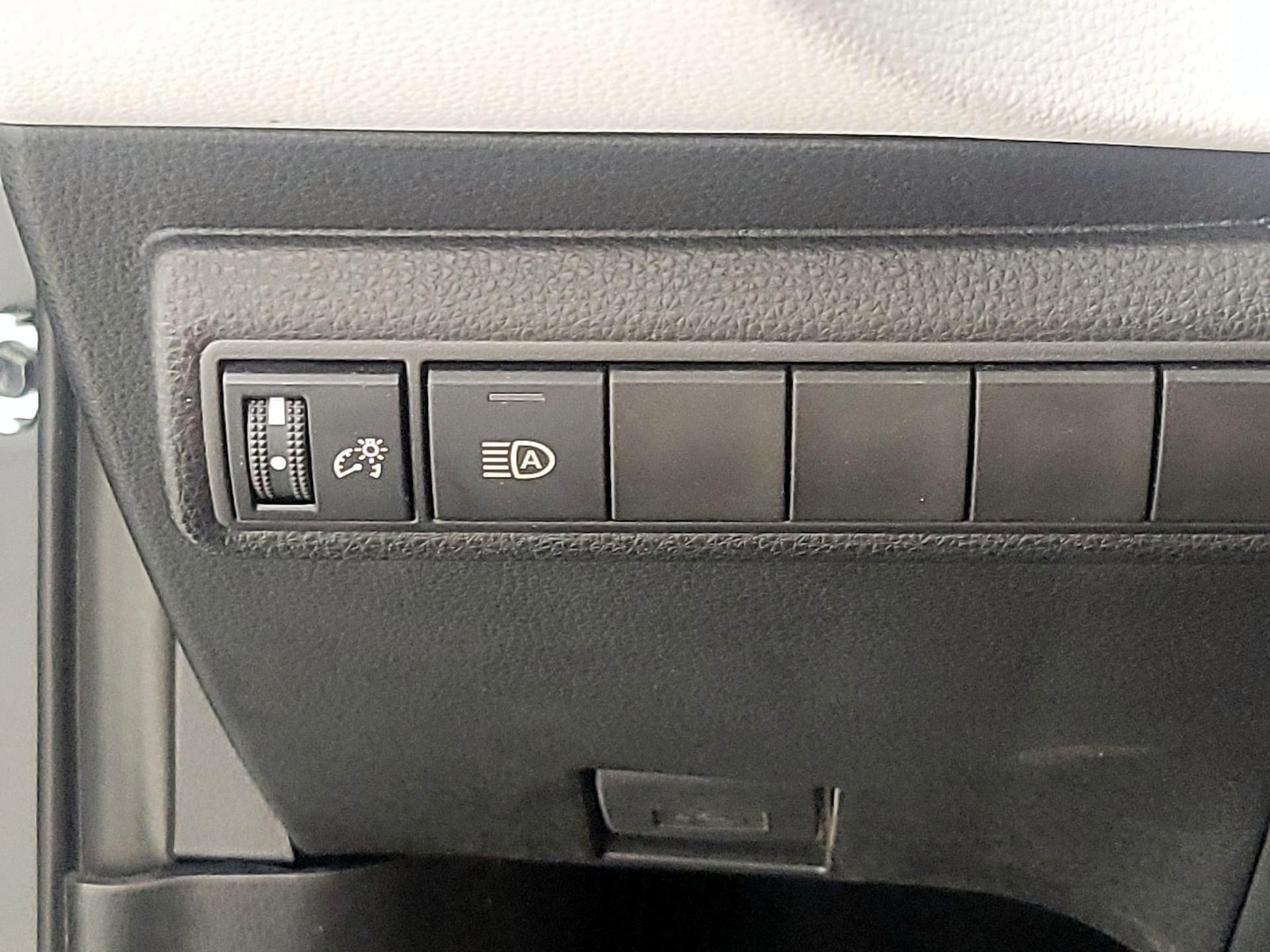 2026 Toyota Corolla SE - Photo 14