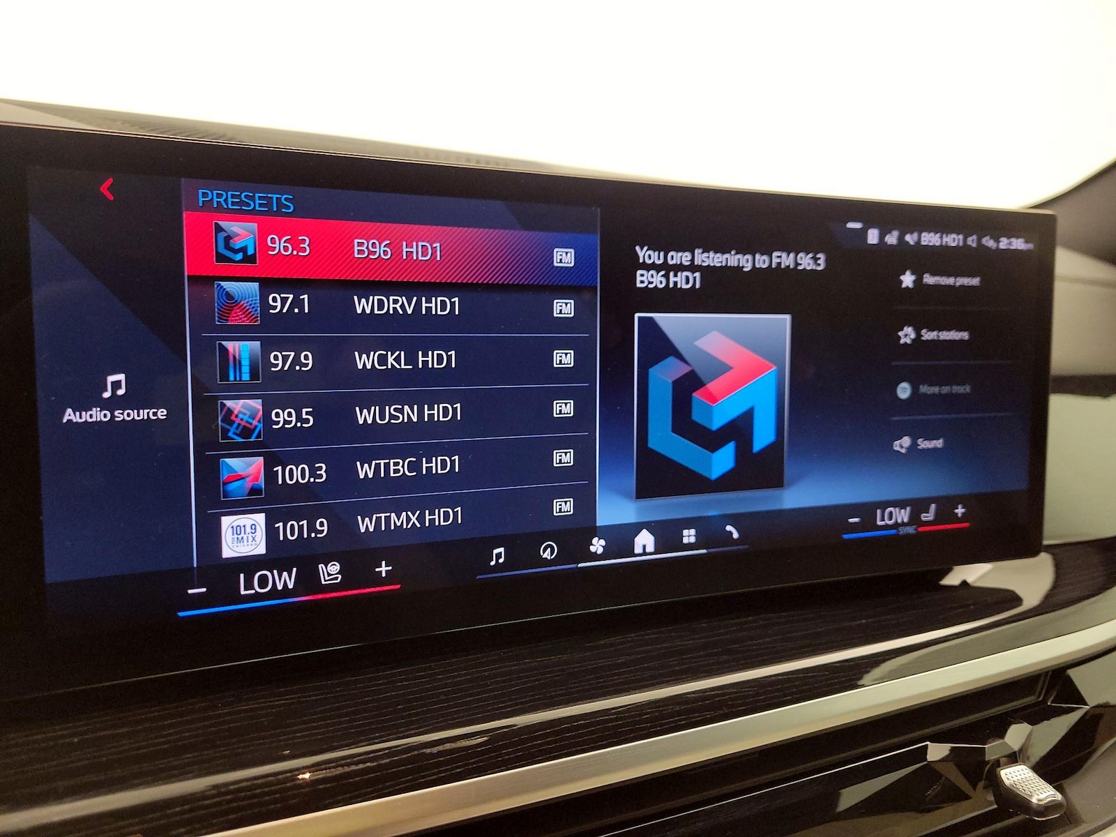 2024 BMW X5 M60i - Photo 17