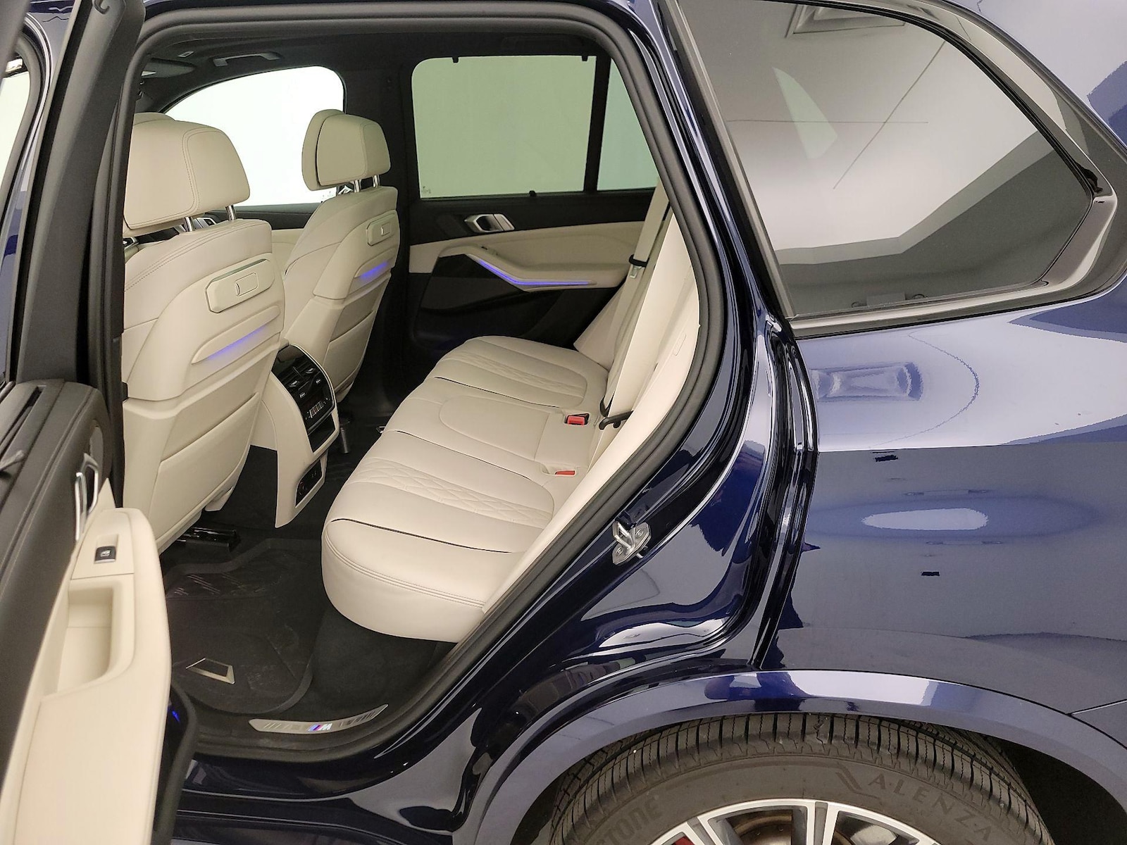 2024 BMW X5 M60i - Photo 22
