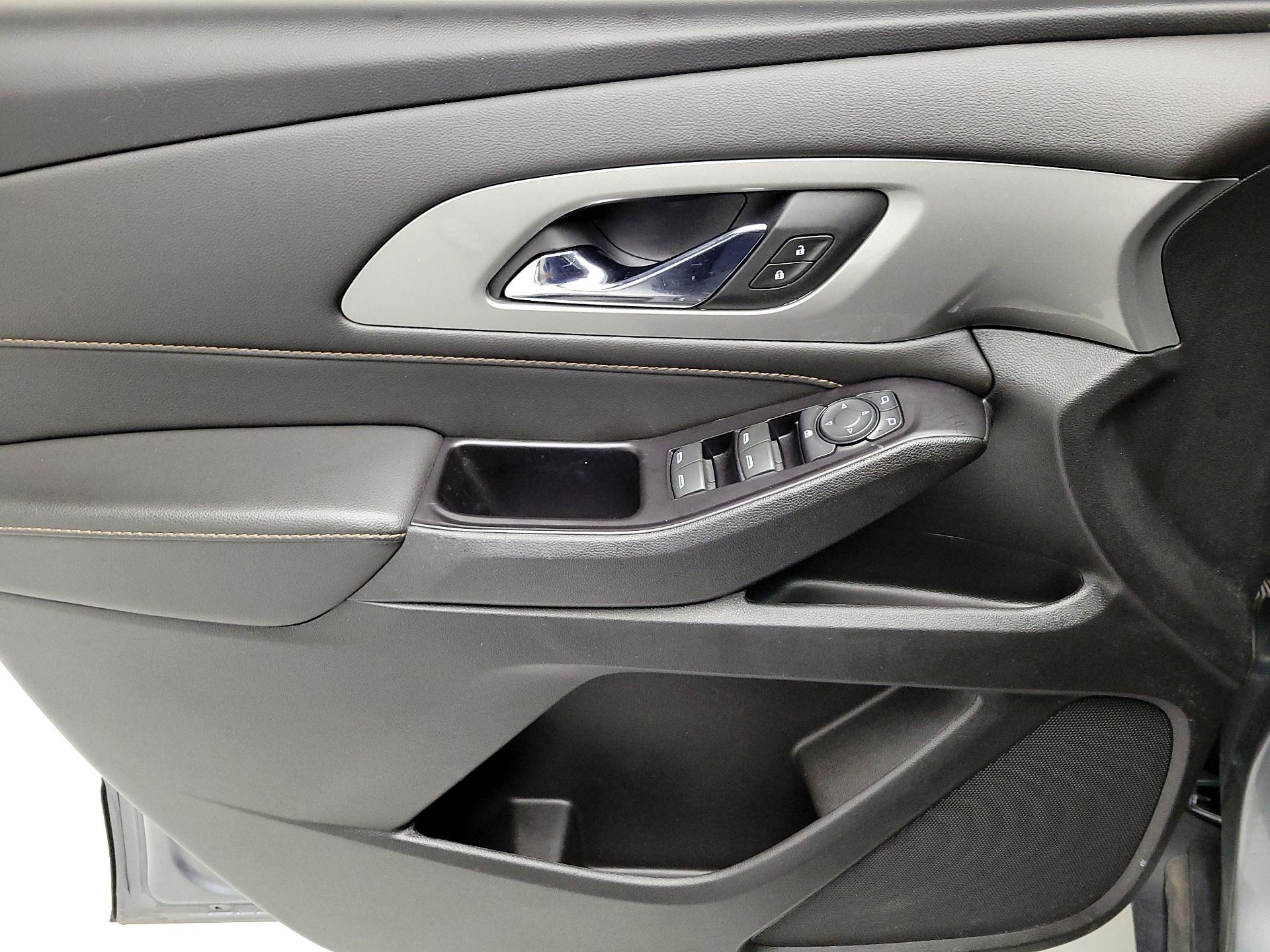 Thumbnail: 2020 Chevrolet Traverse - 12