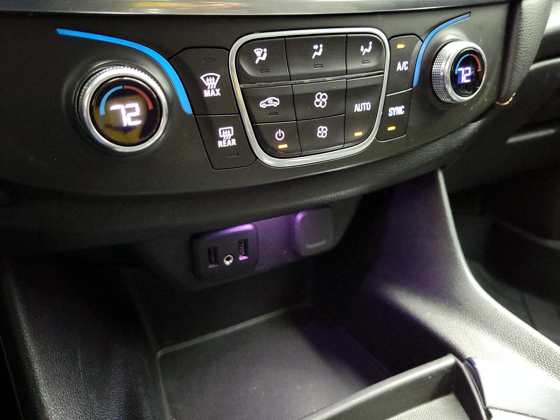 Thumbnail: 2020 Chevrolet Traverse - 15