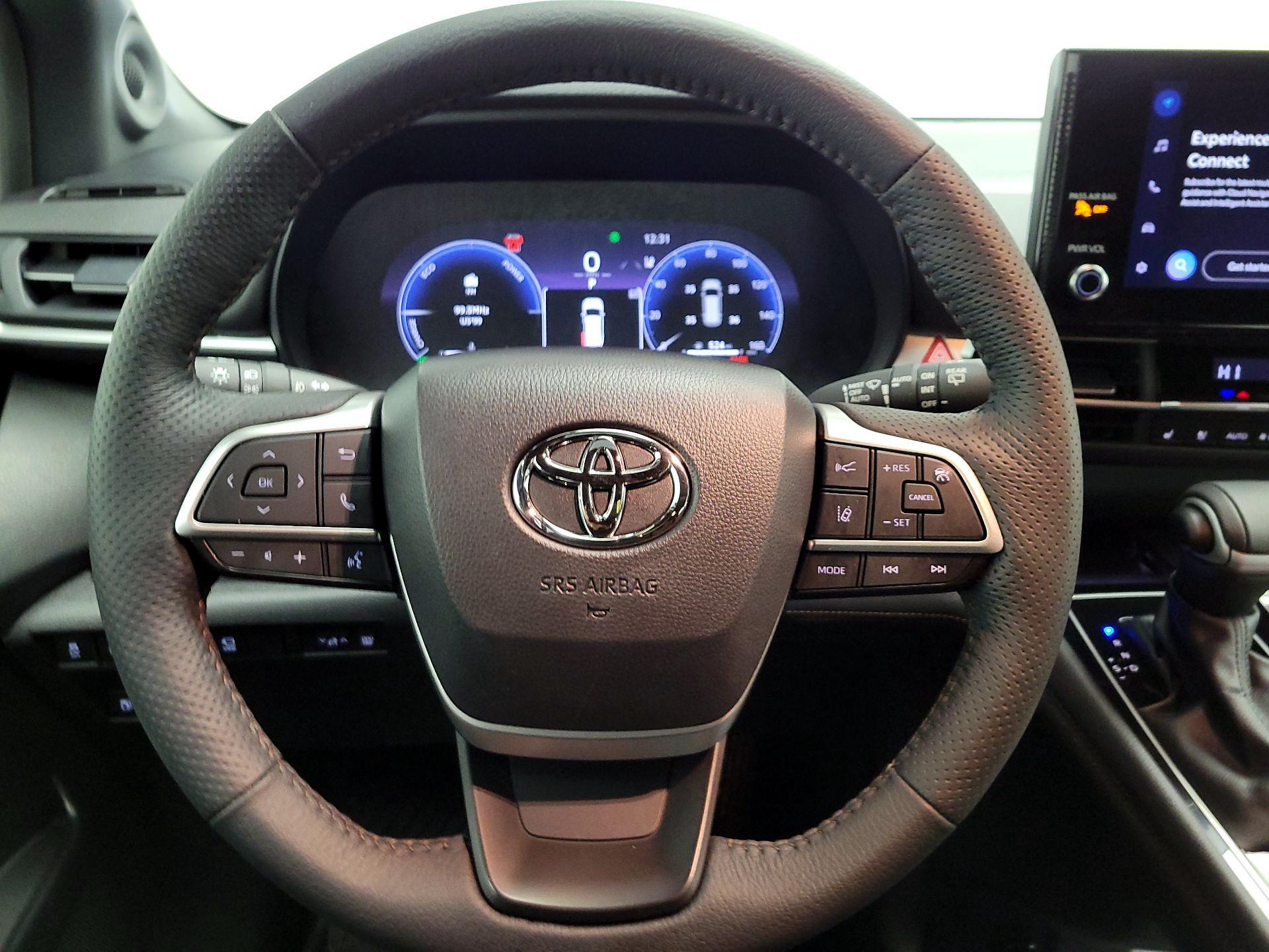 Thumbnail: 2025 Toyota Sienna - 10