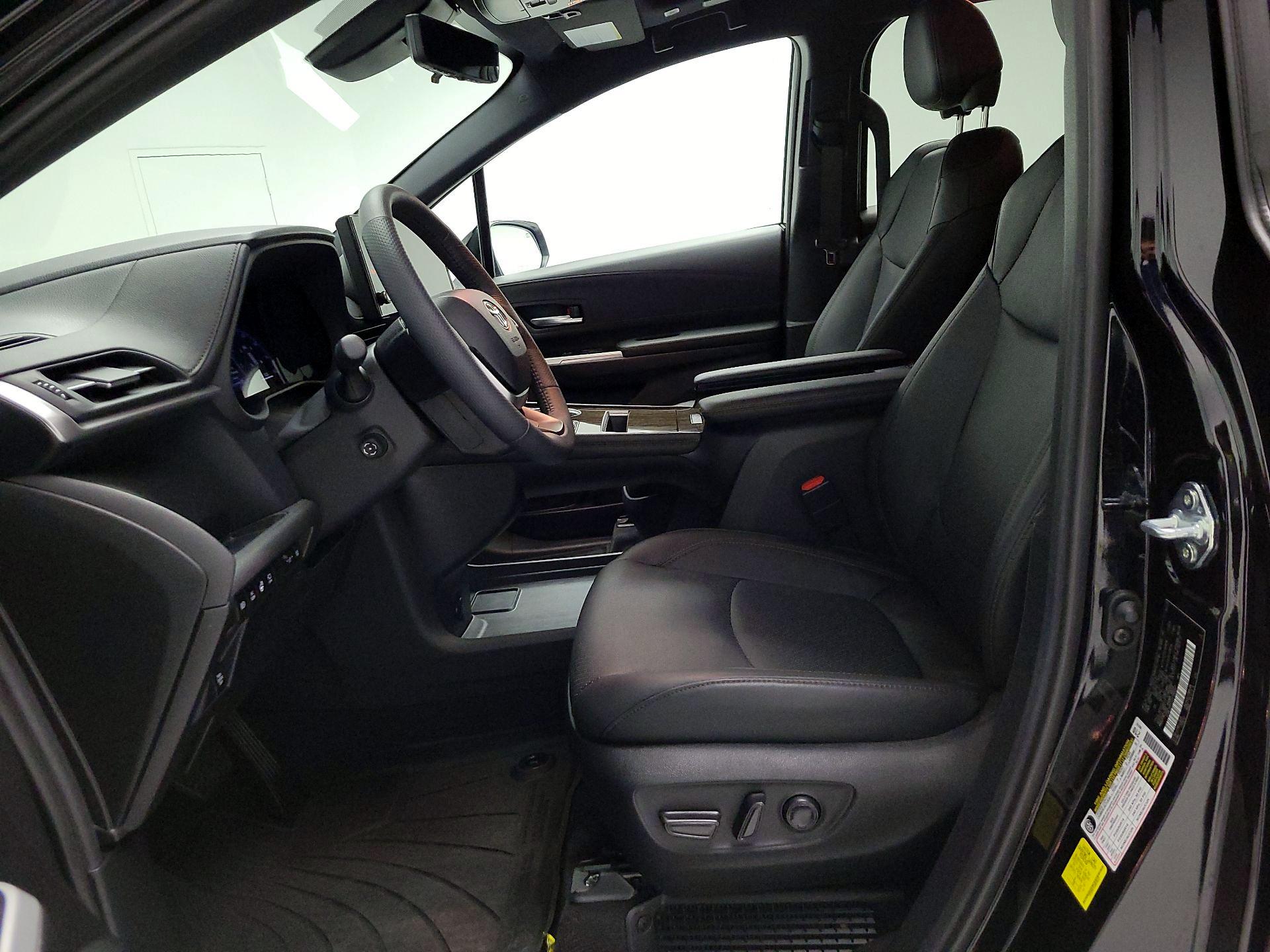 Thumbnail: 2025 Toyota Sienna - 11