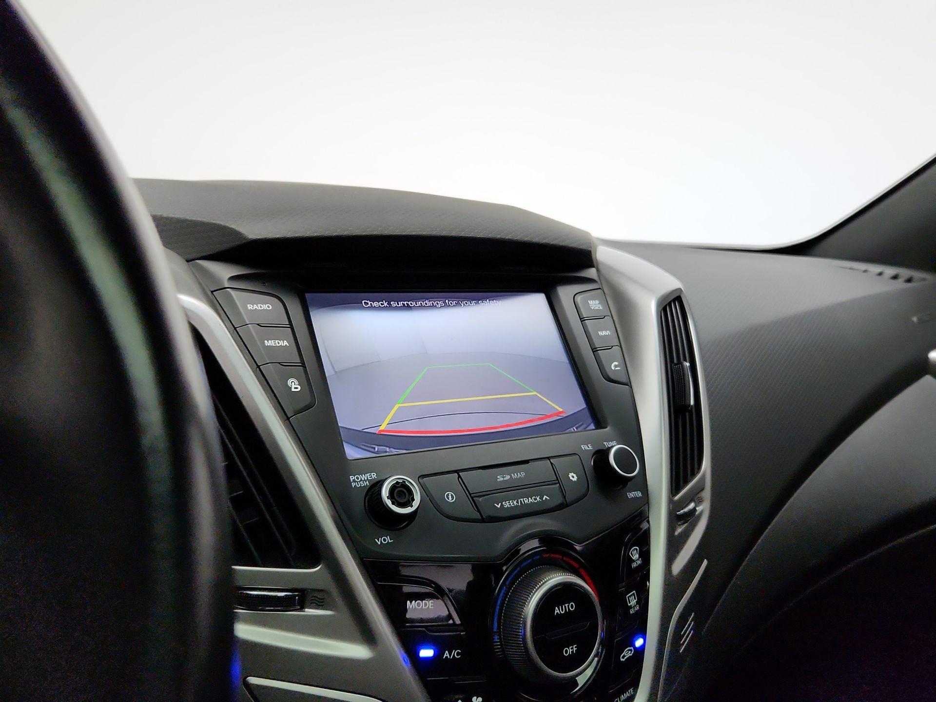 Thumbnail: 2016 Hyundai Veloster - 15