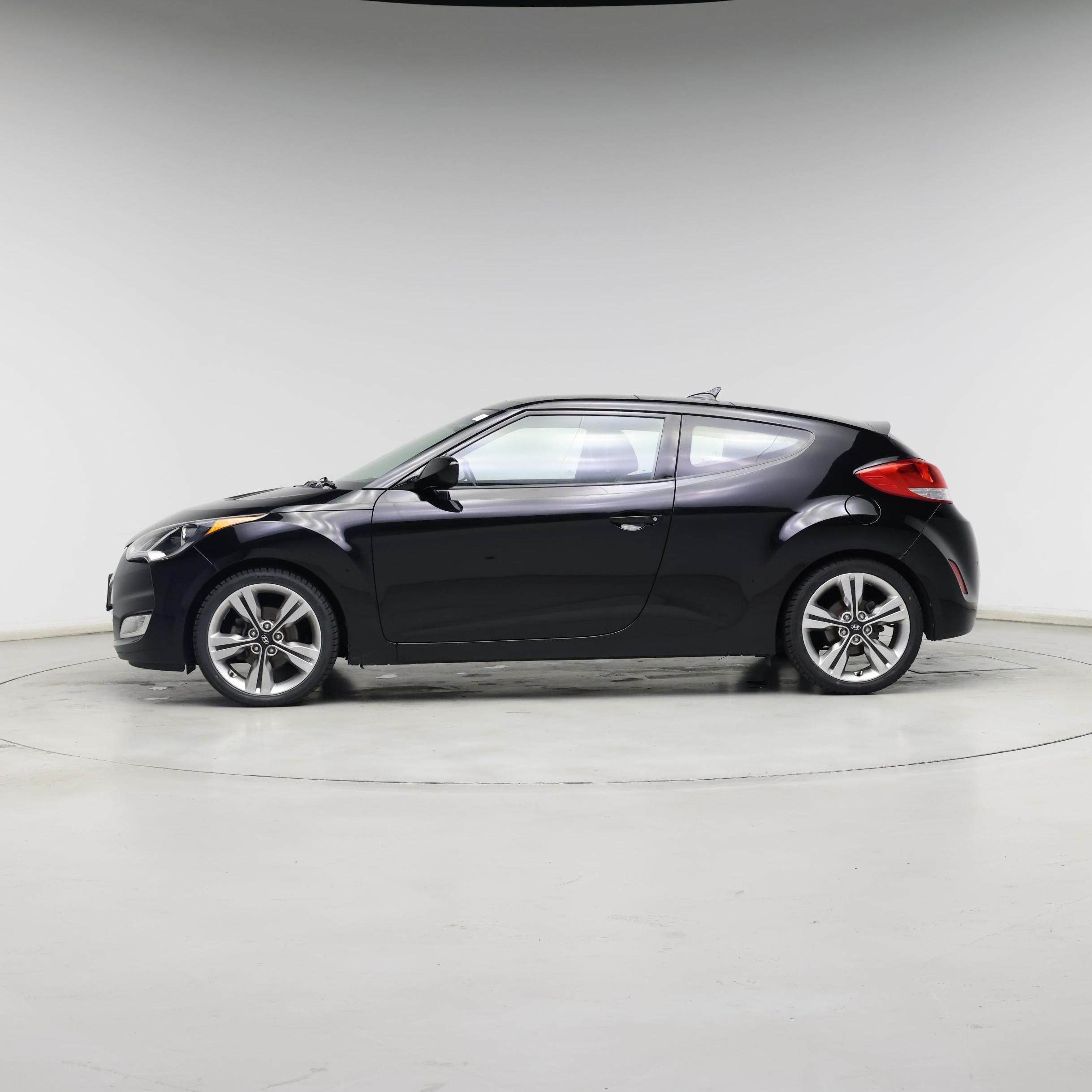 Thumbnail: 2016 Hyundai Veloster - 3