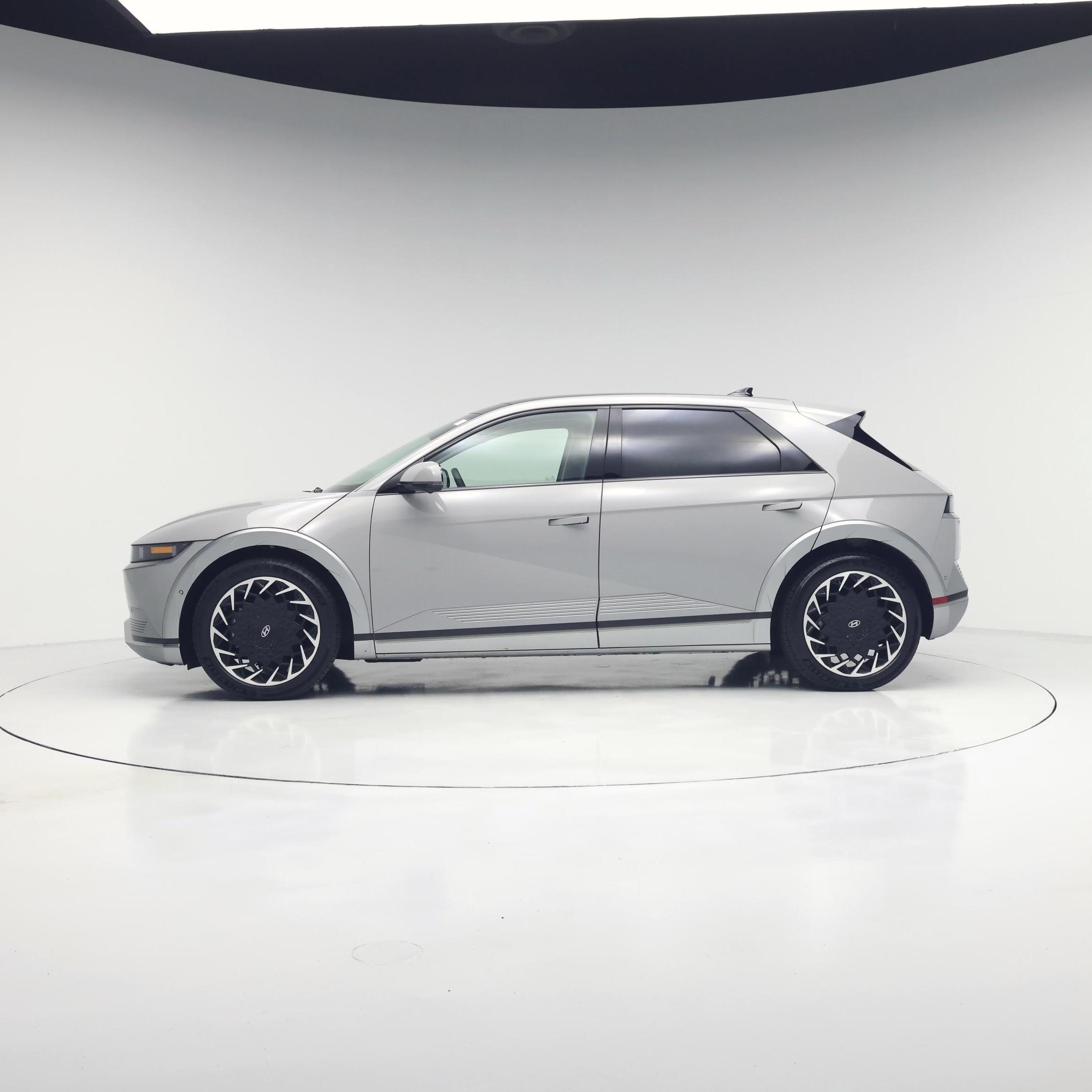 Thumbnail: 2024 Hyundai Ioniq 5 - 3