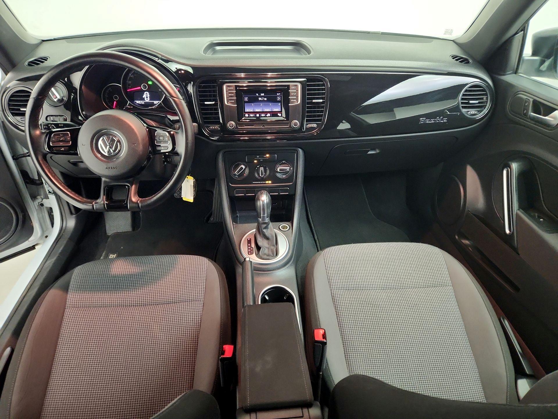 Thumbnail: 2018 Volkswagen Beetle - 9