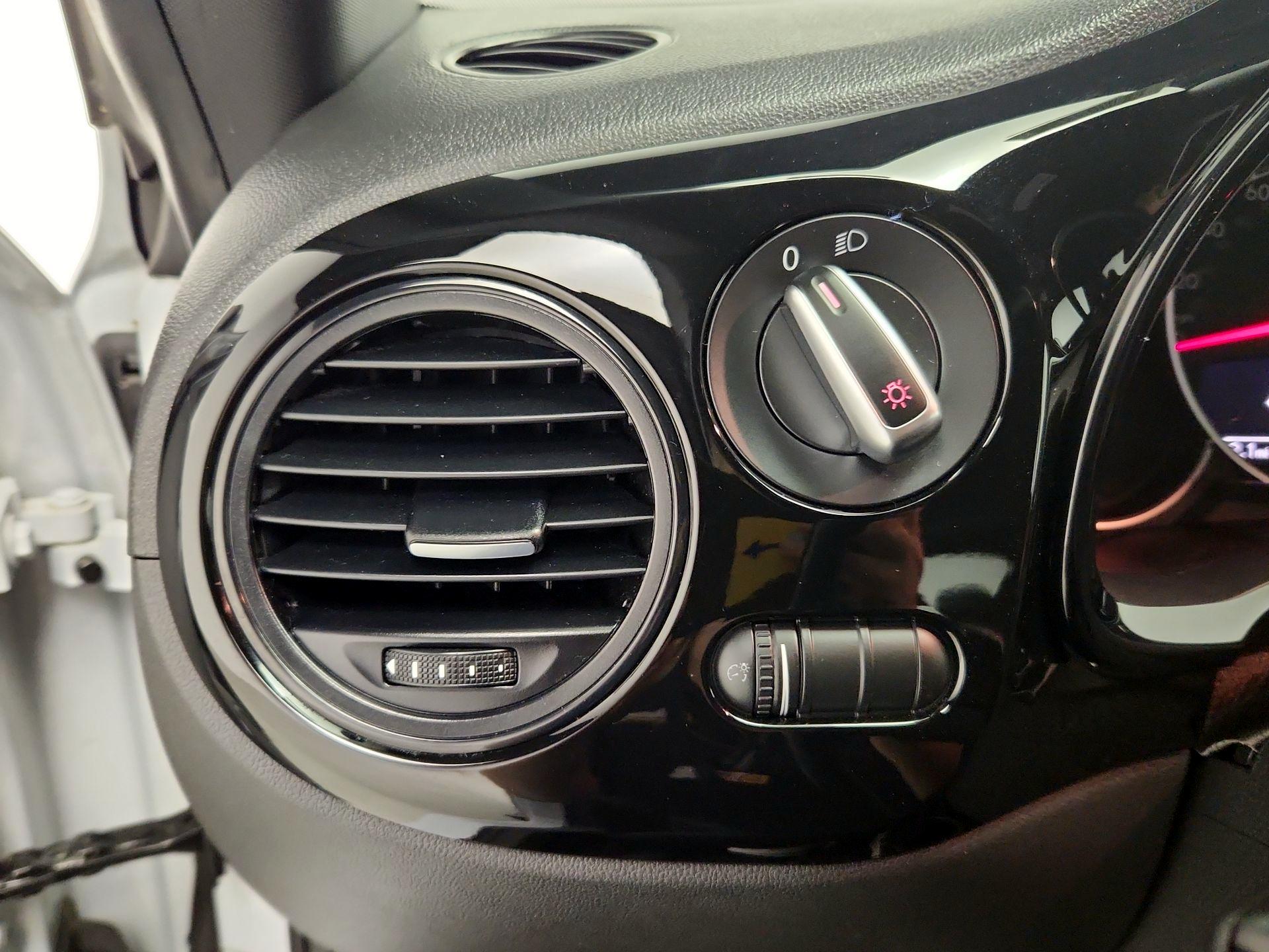 Thumbnail: 2018 Volkswagen Beetle - 13