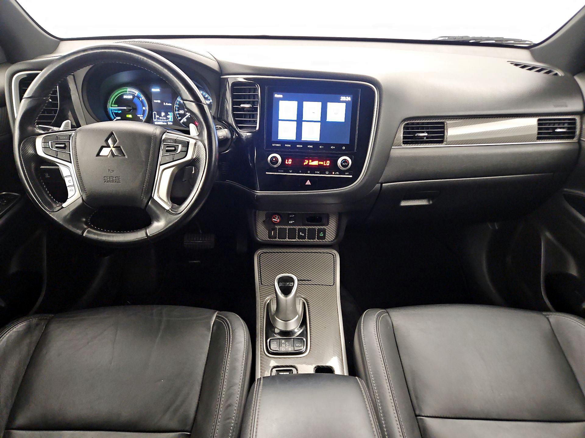 Thumbnail: 2022 Mitsubishi Outlander - 9