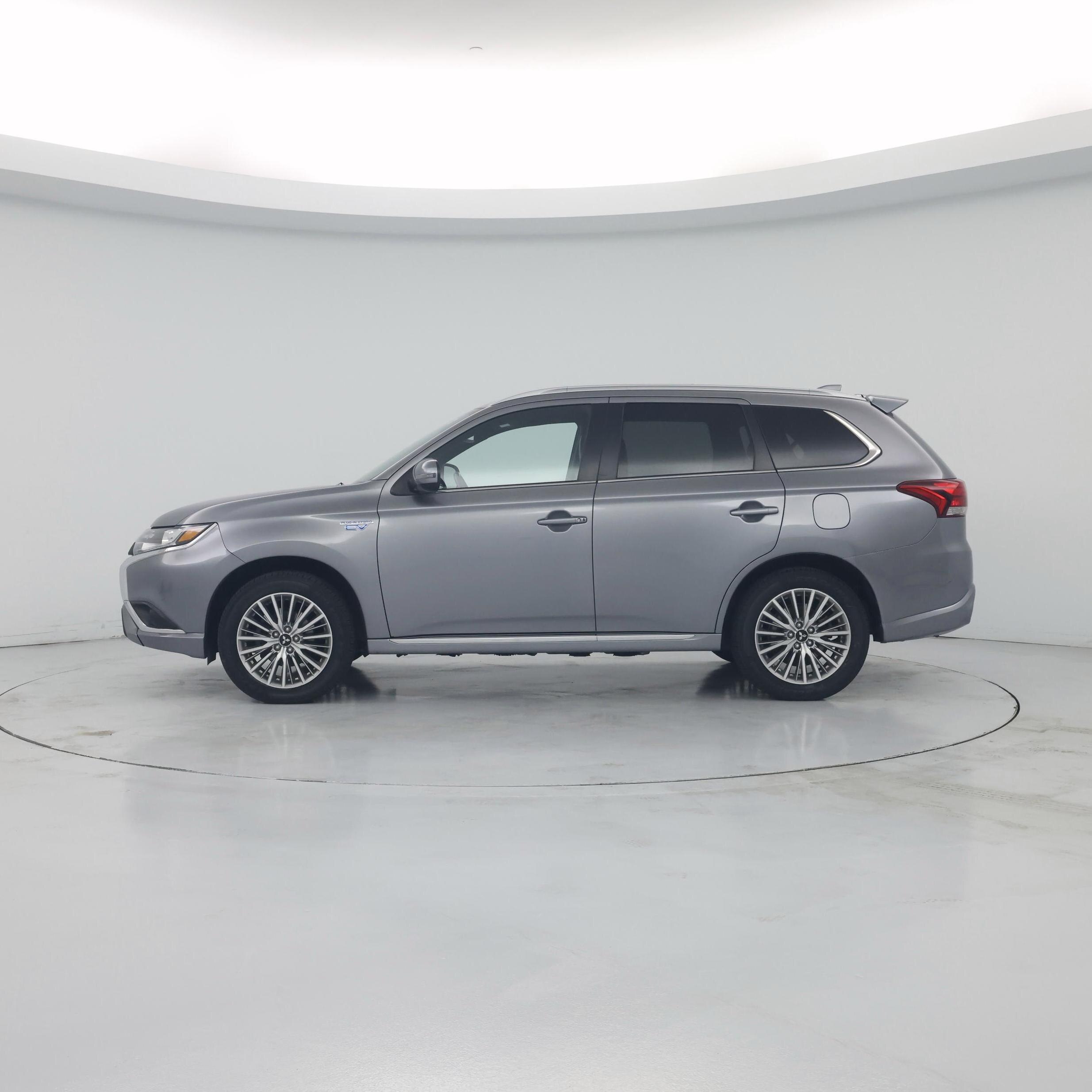 Thumbnail: 2022 Mitsubishi Outlander - 3