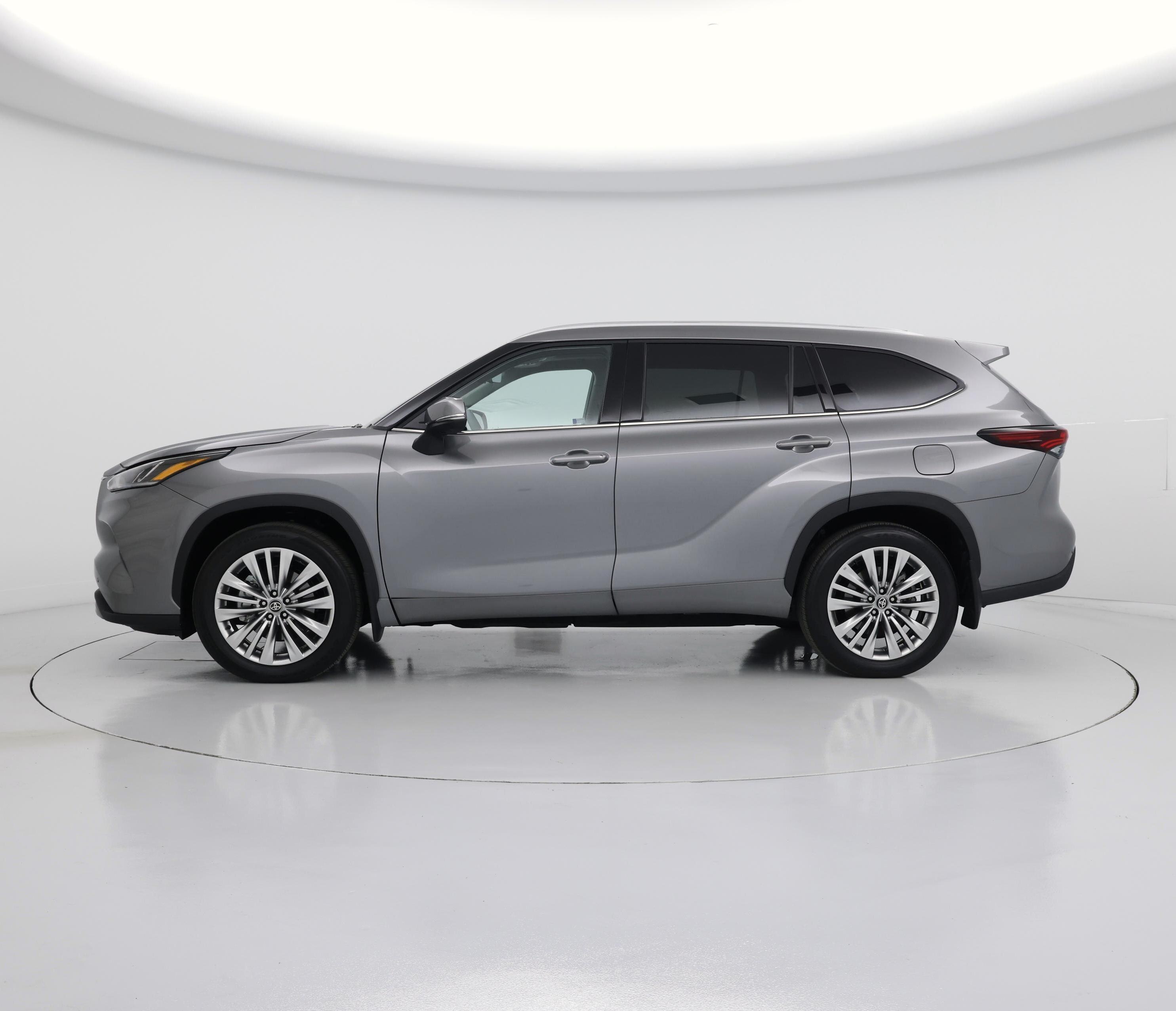 Thumbnail: 2025 Toyota Highlander - 3