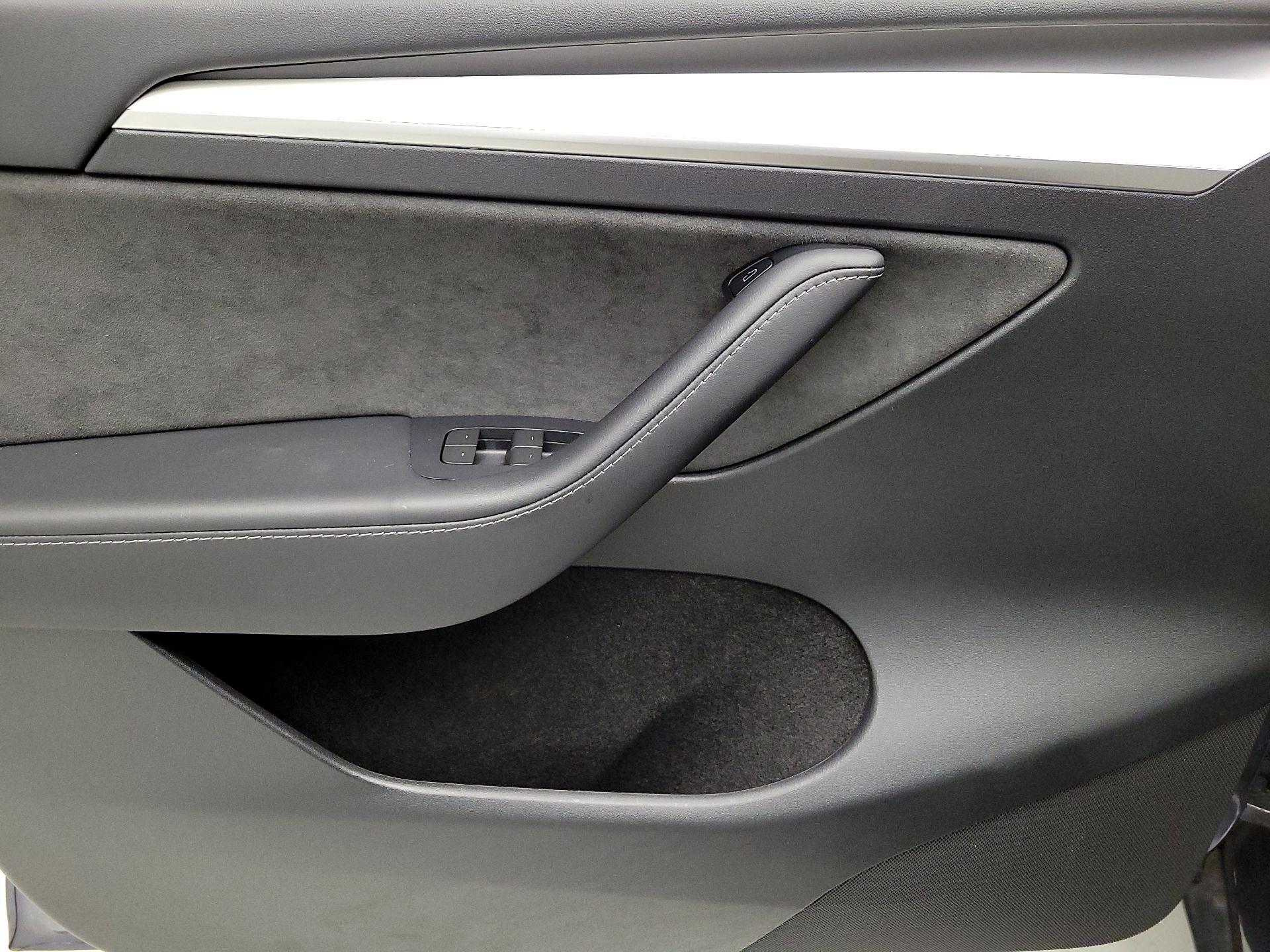 Thumbnail: 2023 Tesla Model Y - 12