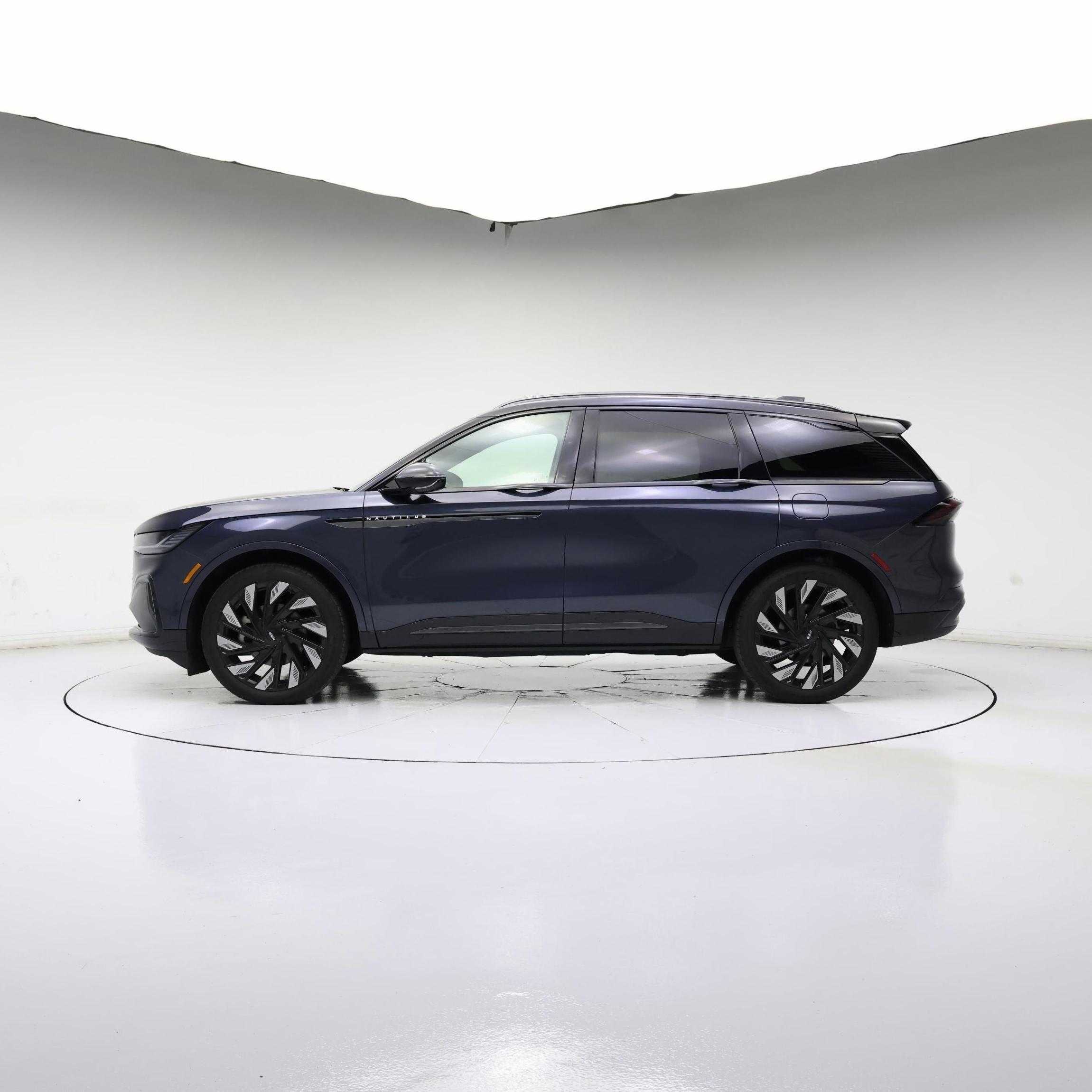 Thumbnail: 2024 Lincoln Nautilus - 3