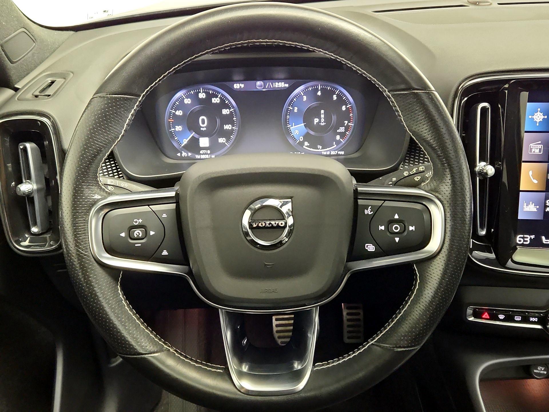 Thumbnail: 2021 Volvo XC40 - 10