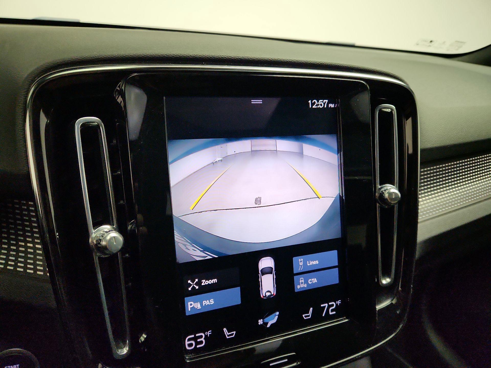 Thumbnail: 2021 Volvo XC40 - 15