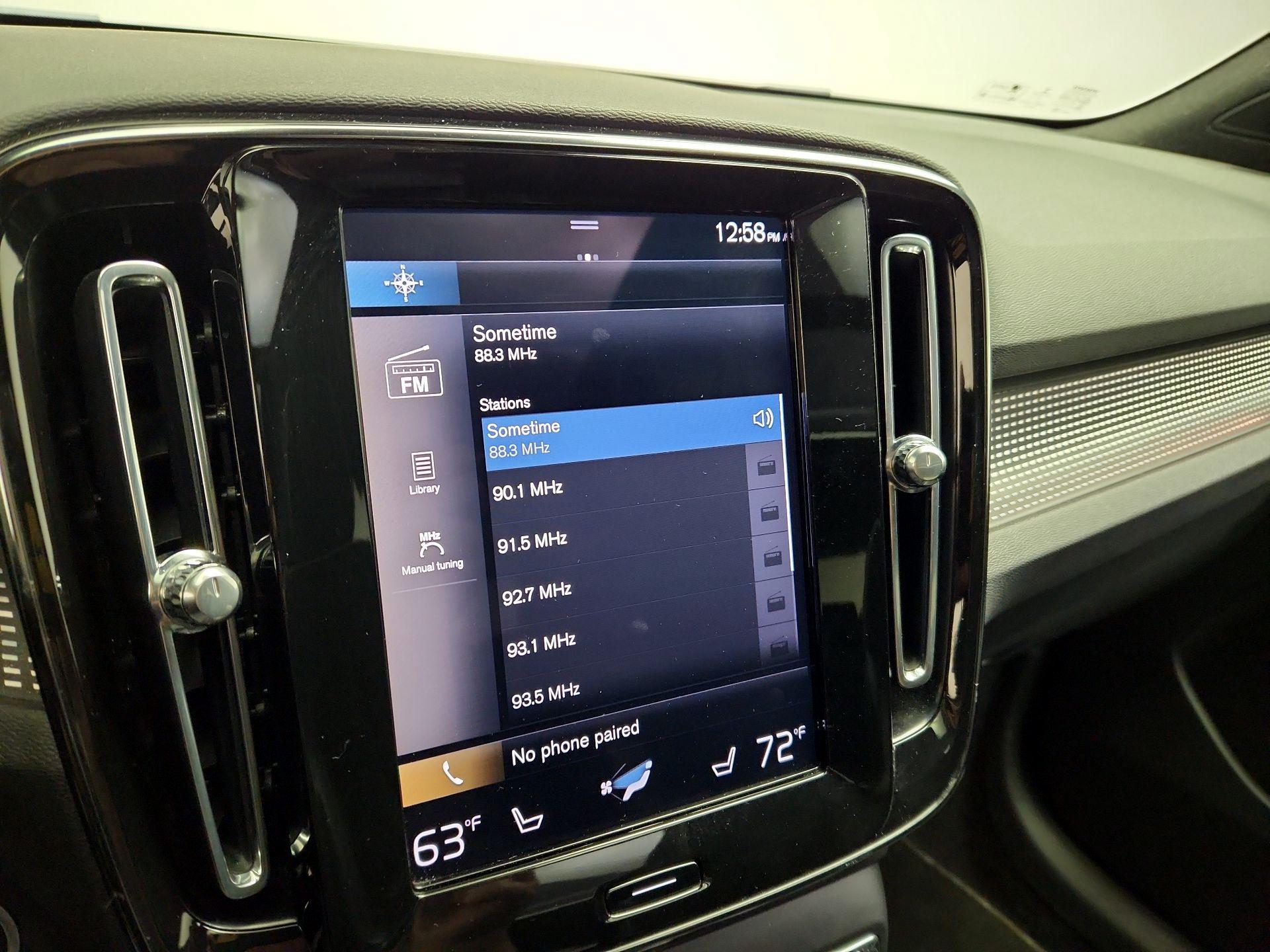 Thumbnail: 2021 Volvo XC40 - 16