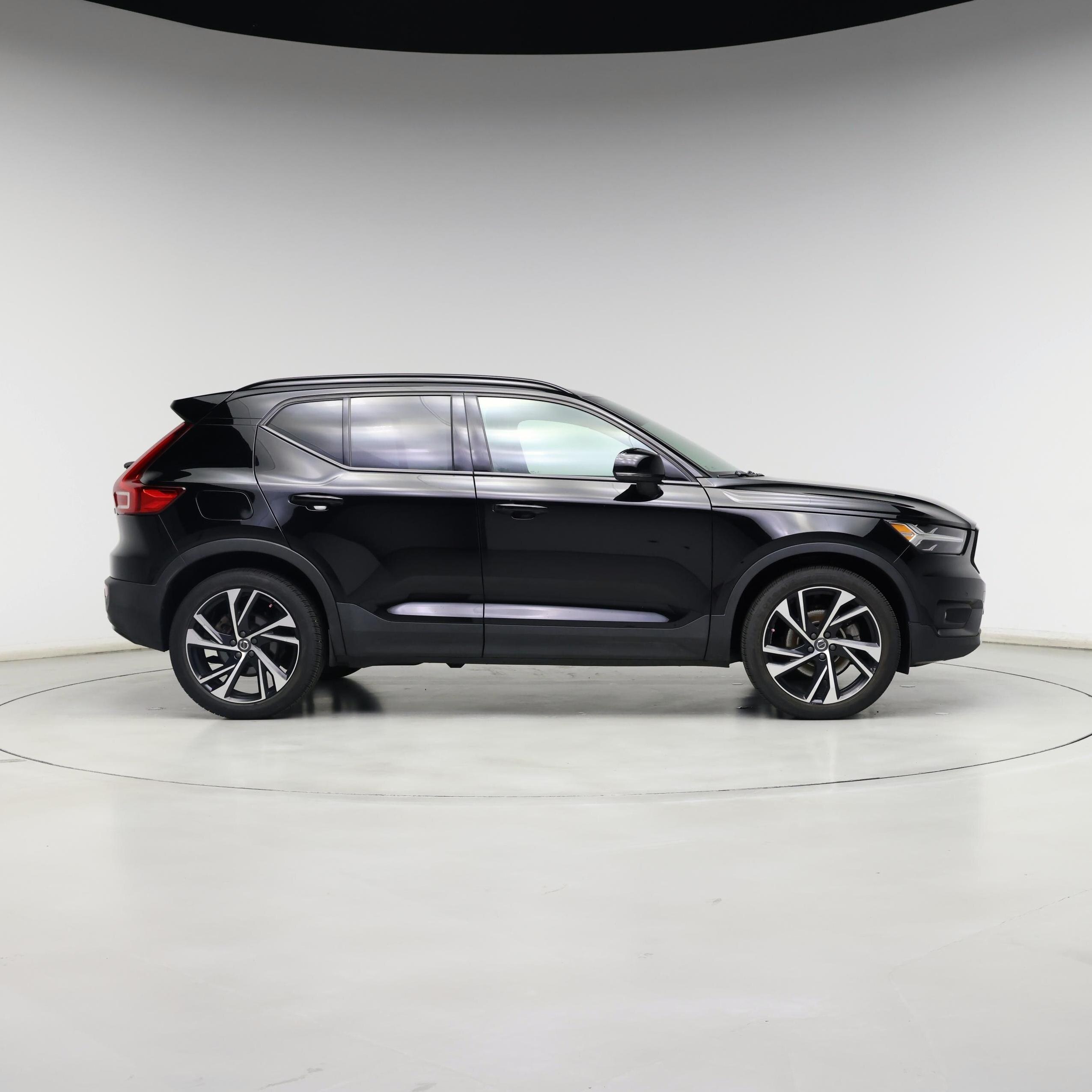 Thumbnail: 2021 Volvo XC40 - 7