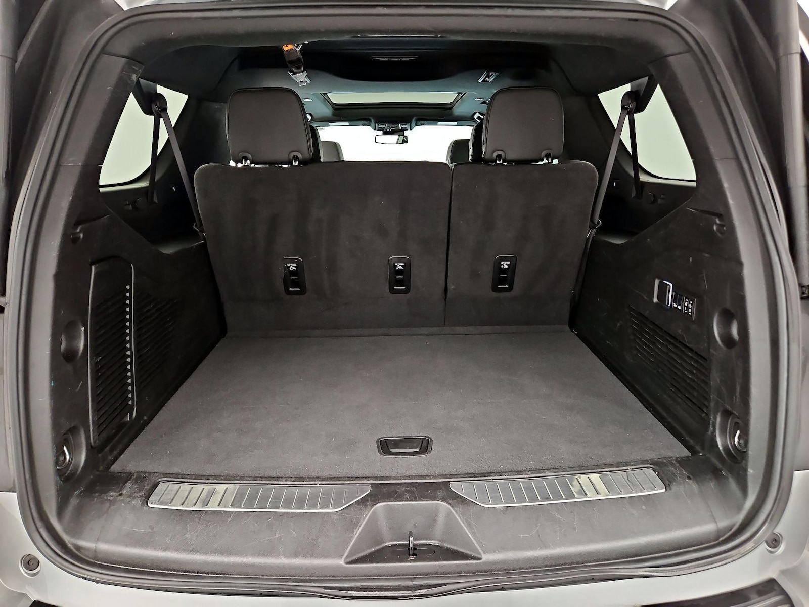 2024 Chevrolet Suburban Z71 - Photo 23