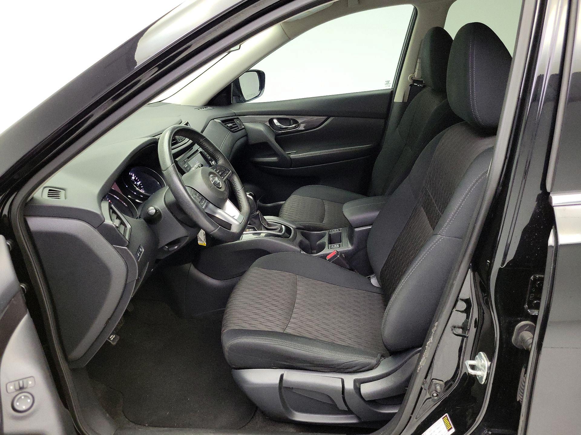 Thumbnail: 2019 Nissan Rogue - 11