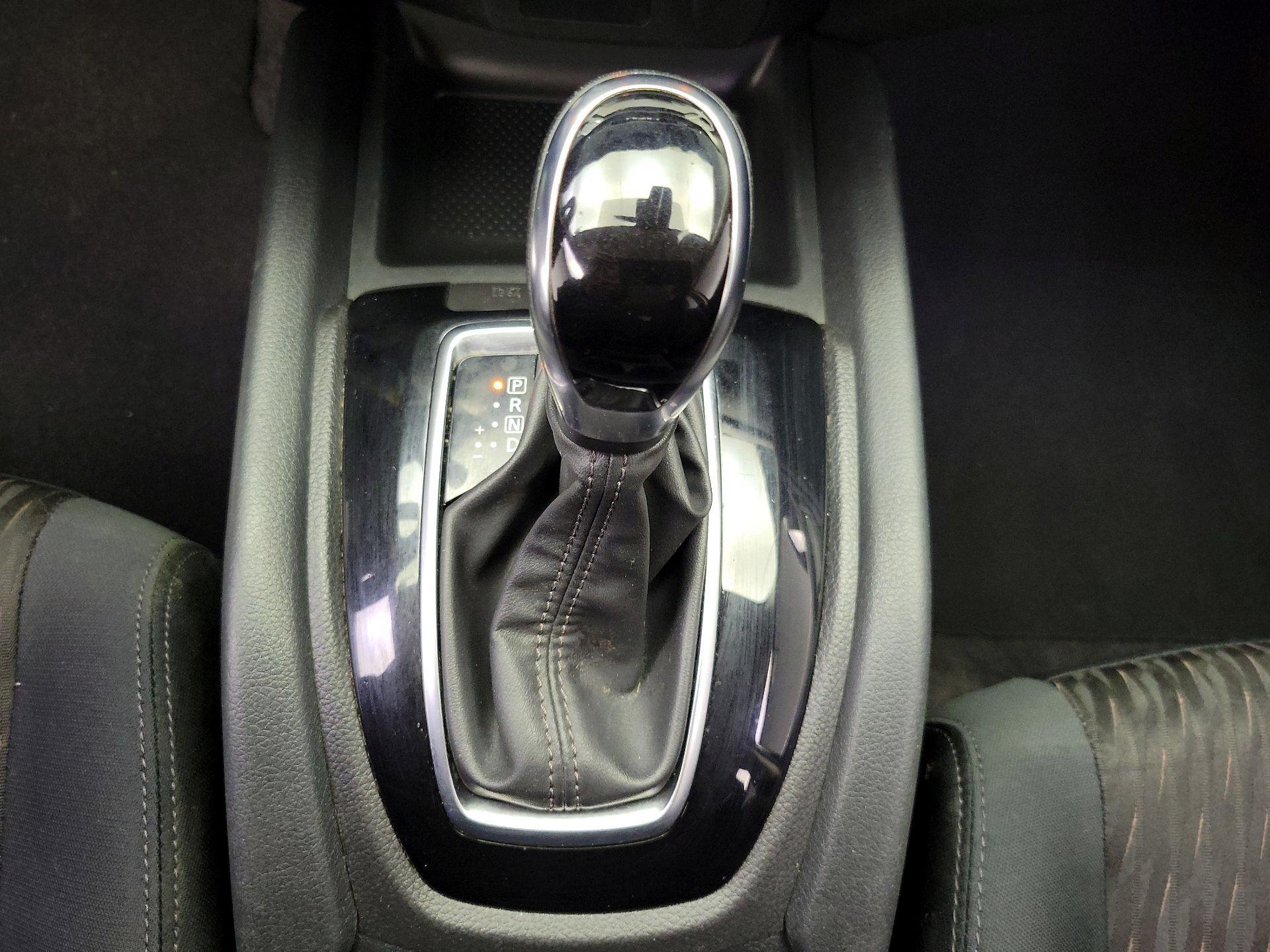 Thumbnail: 2019 Nissan Rogue - 17