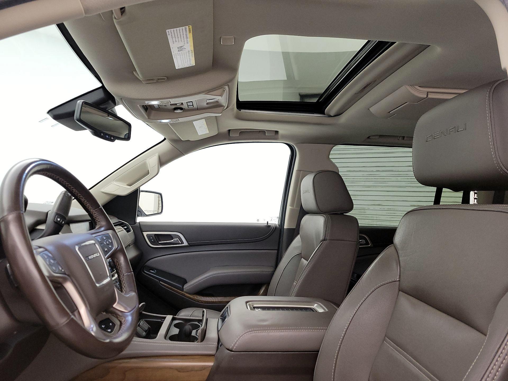 Thumbnail: 2020 GMC Yukon XL - 19
