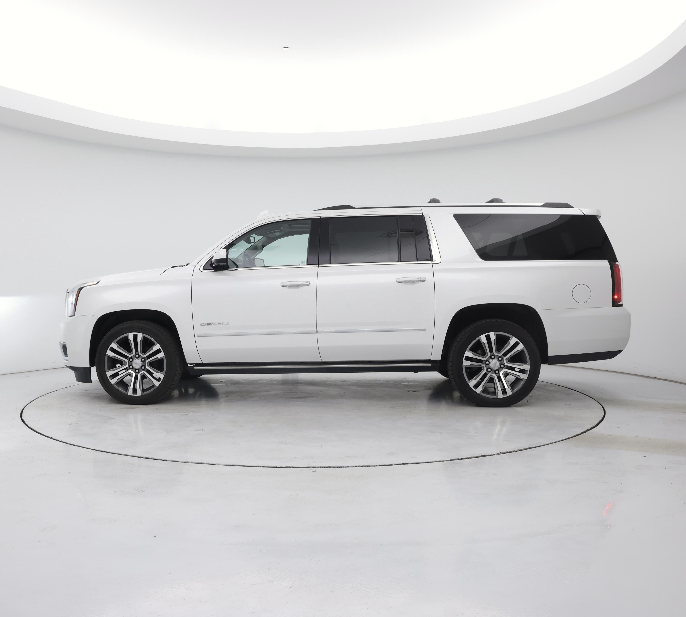 Thumbnail: 2020 GMC Yukon XL - 3