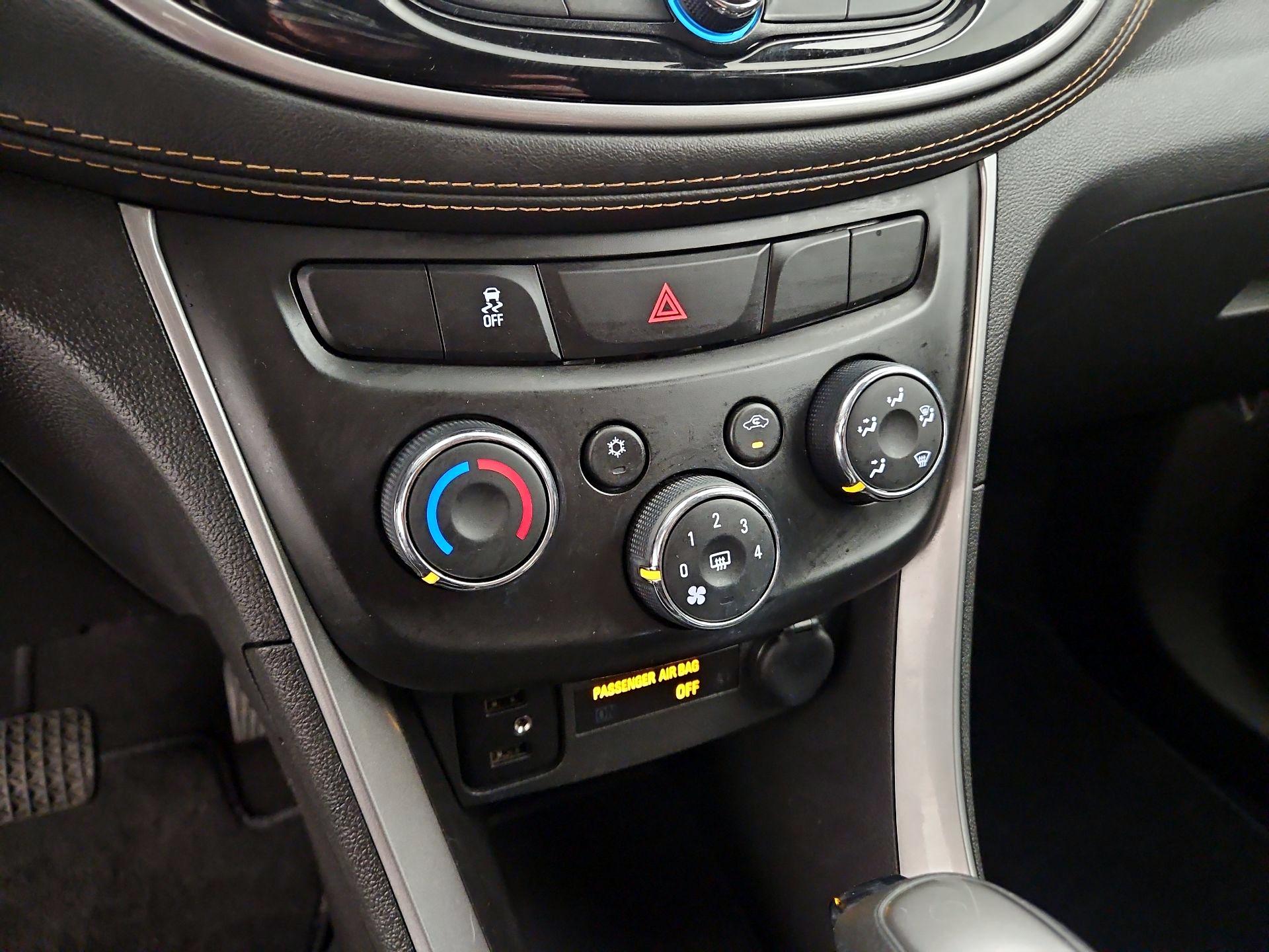 Thumbnail: 2022 Chevrolet Trax - 16