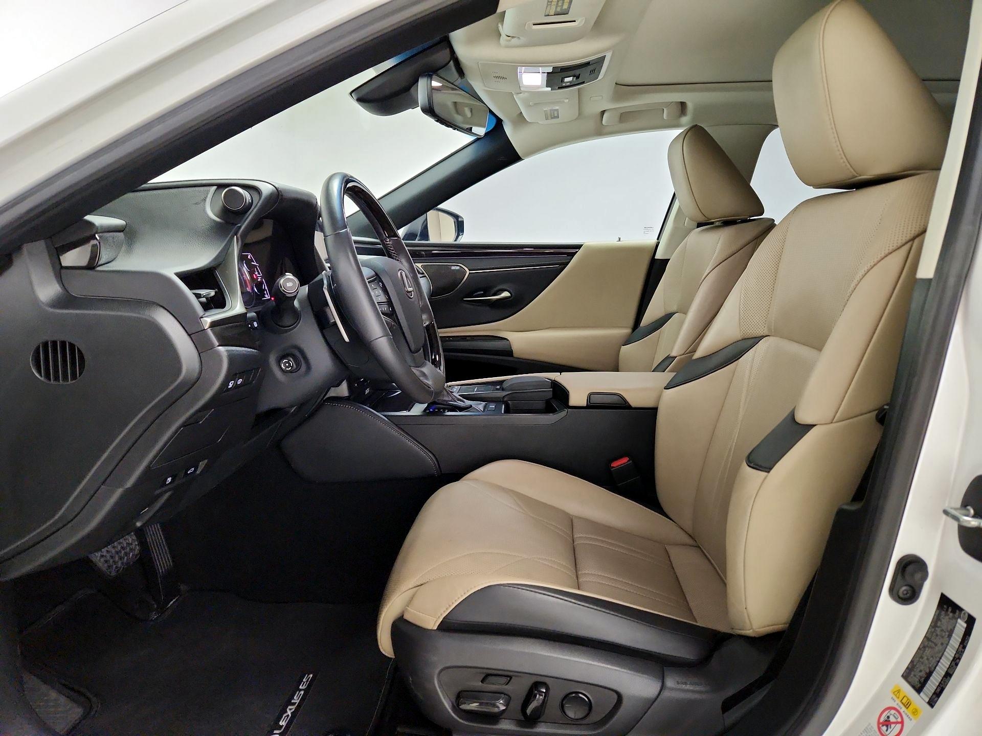Thumbnail: 2019 Lexus ES - 11