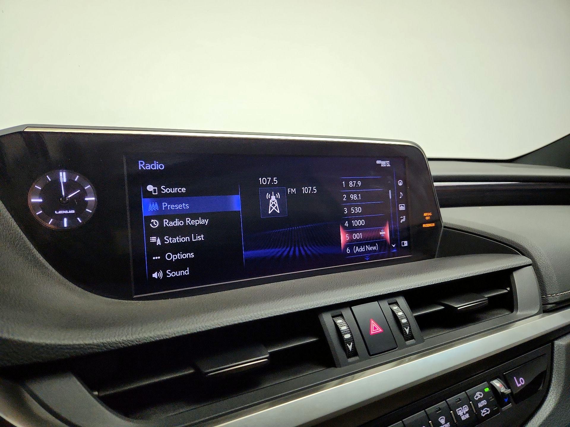 Thumbnail: 2019 Lexus ES - 16