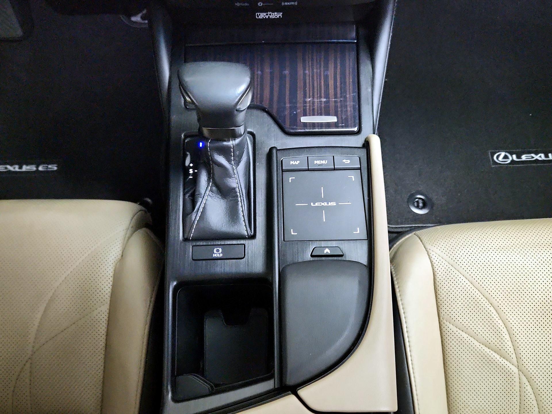 Thumbnail: 2019 Lexus ES - 18