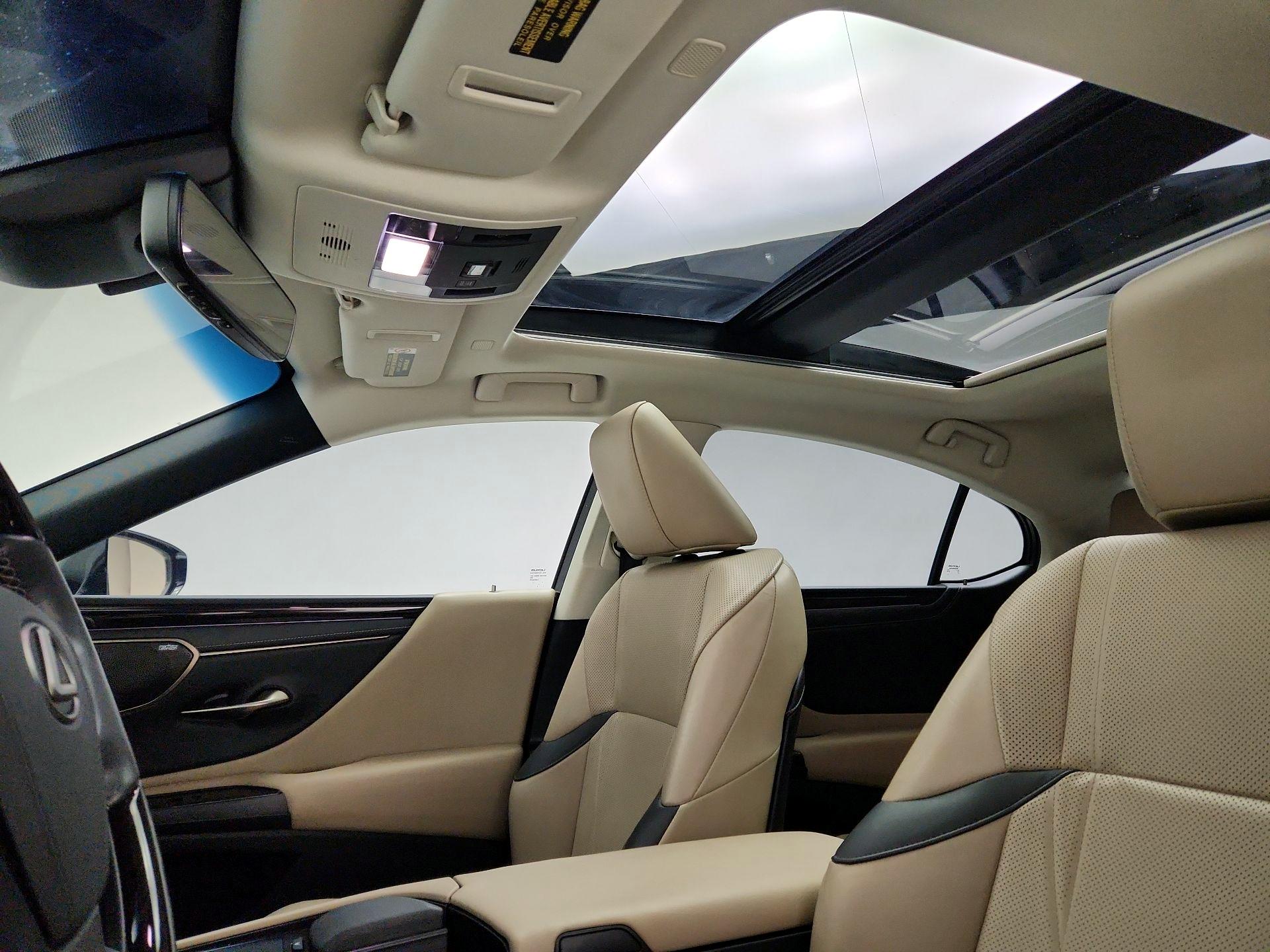 Thumbnail: 2019 Lexus ES - 20