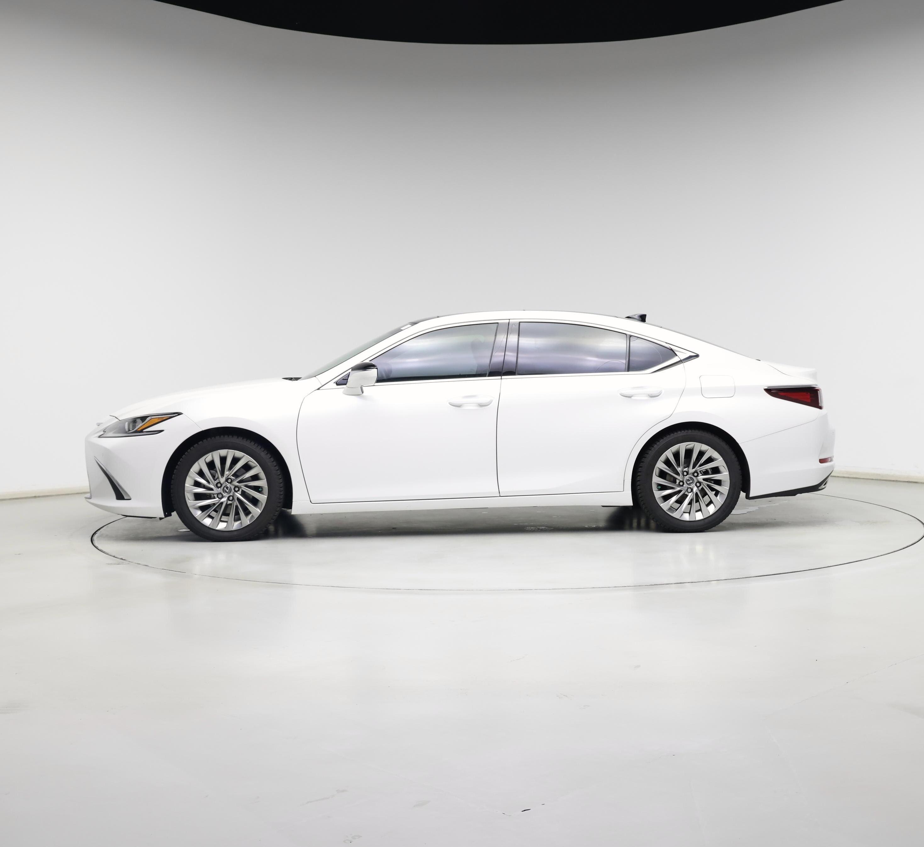 Thumbnail: 2019 Lexus ES - 3